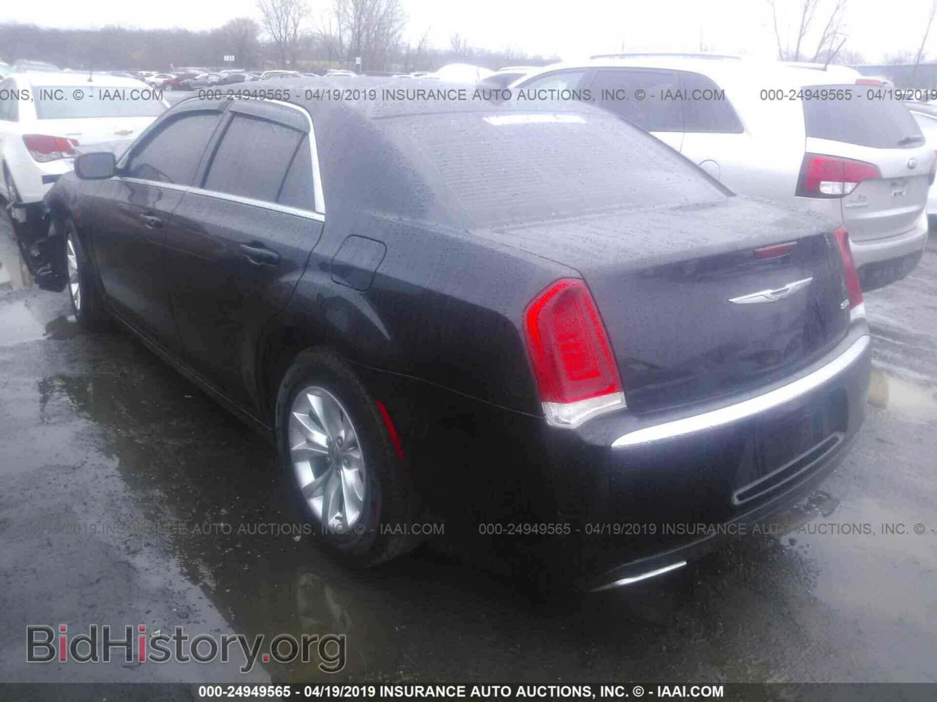2016 CHRYSLER 300 - VIN: 2C3CCAAG7GH135010 - Фото 3