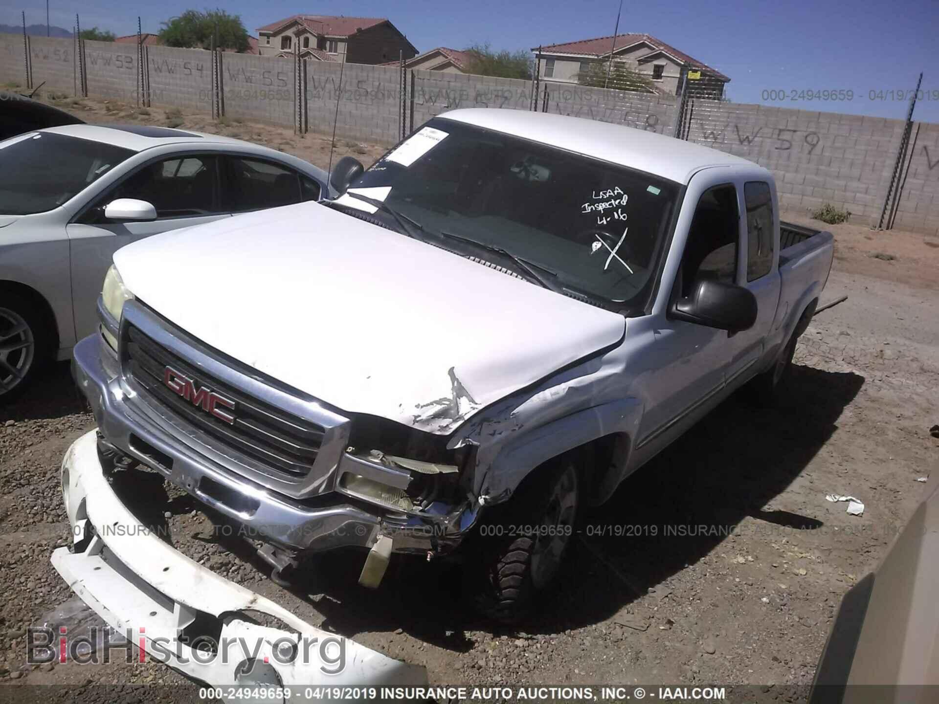 2004 GMC NEW SIERRA - VIN: 2GTEK19TX41371115 - Фото 2