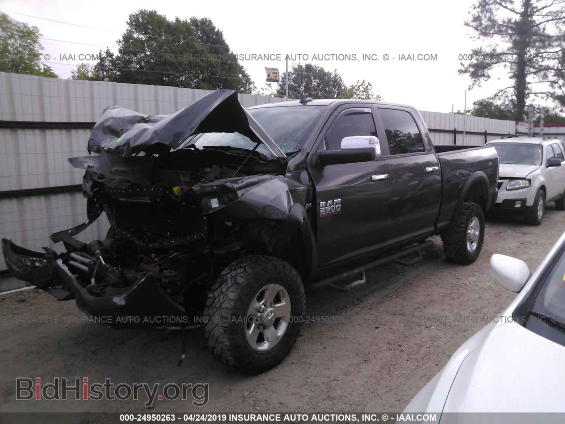 2016 RAM 2500 - VIN: 3C6TR5FJ2GG166422 - Фото 2