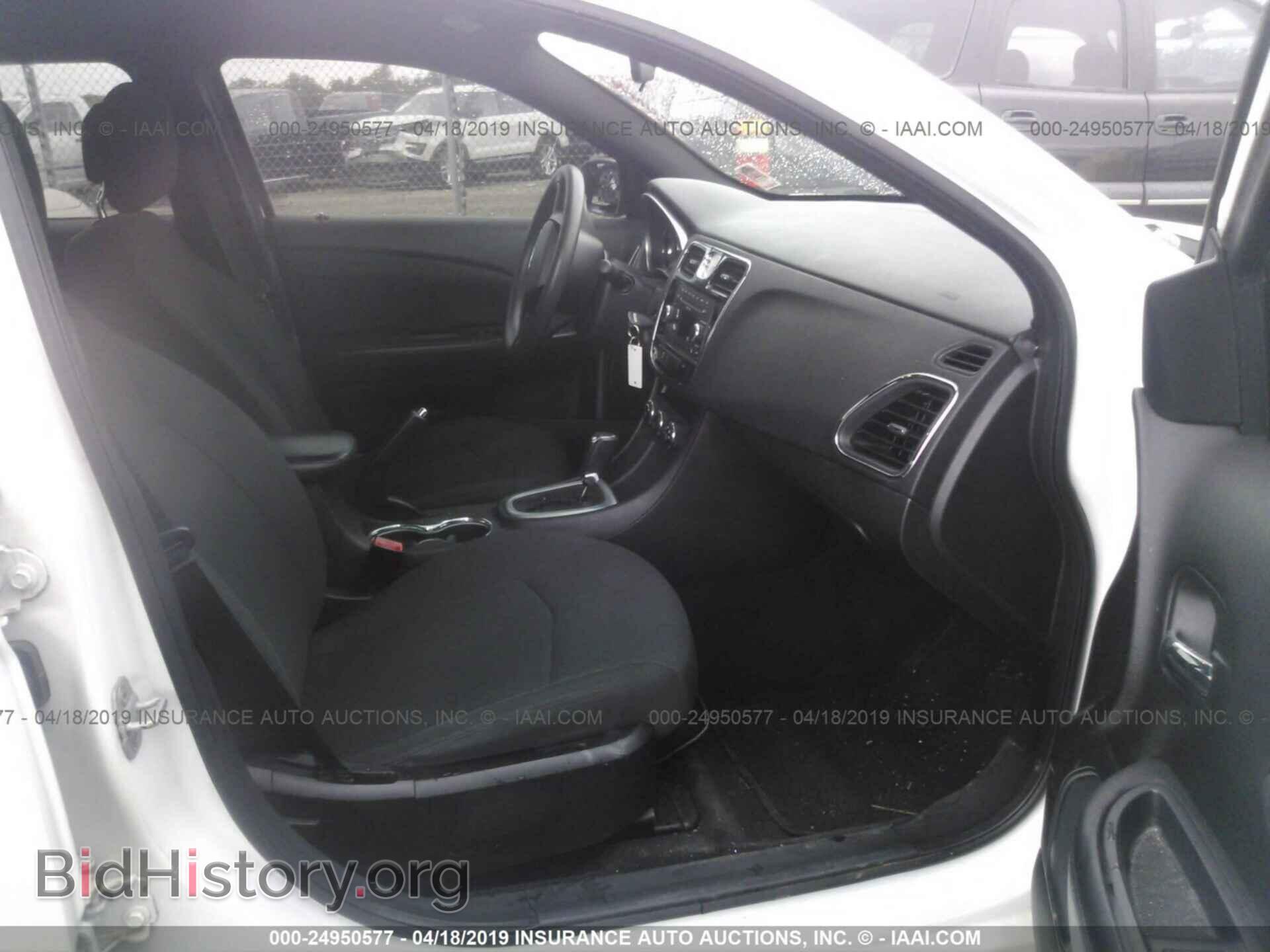 2011 CHRYSLER 200 - VIN: 1C3BC4FB2BN547765 - Фото 5