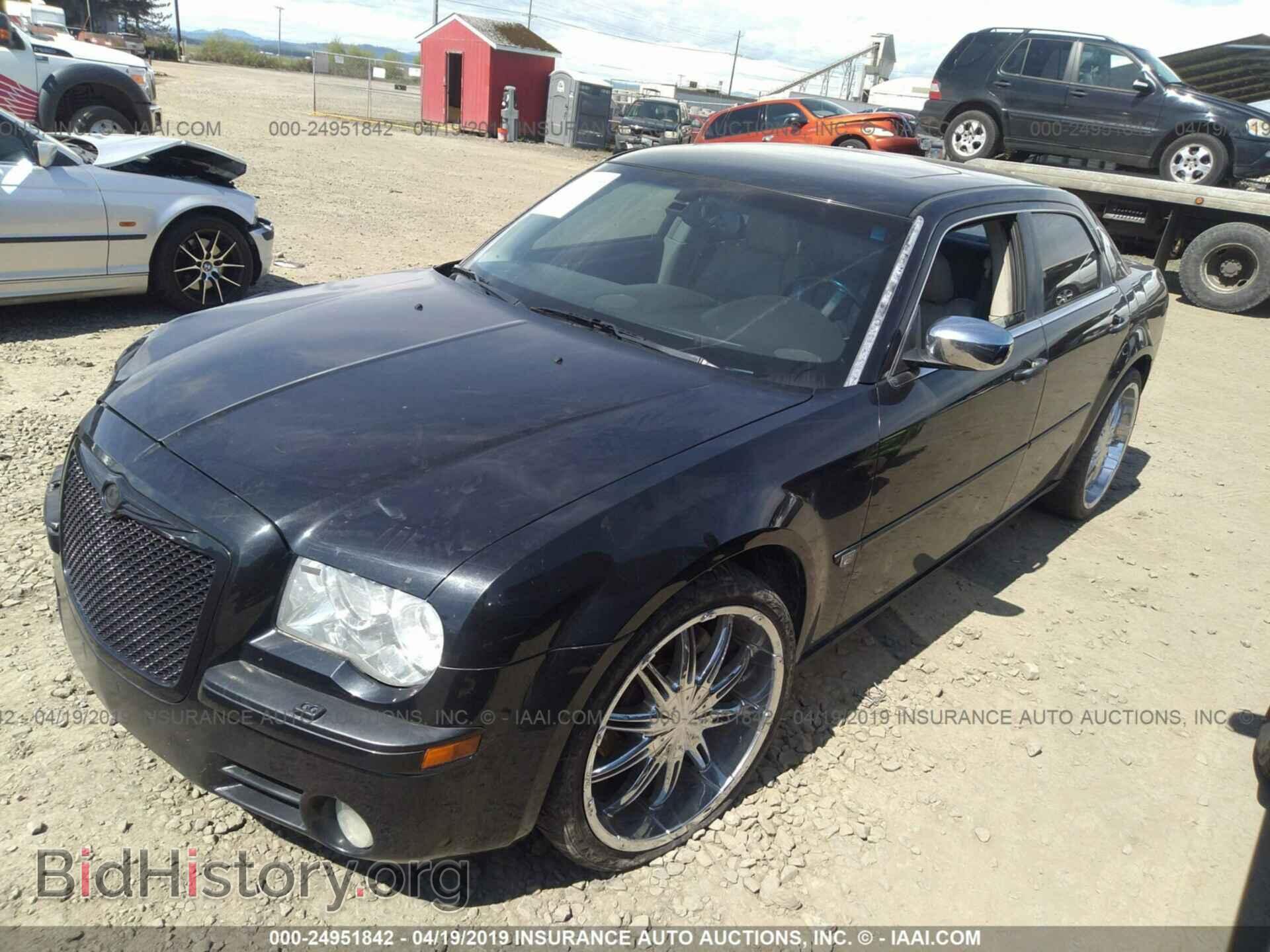 2006 CHRYSLER 300C - VIN: 2C3KA63H16H289554 - Фото 2