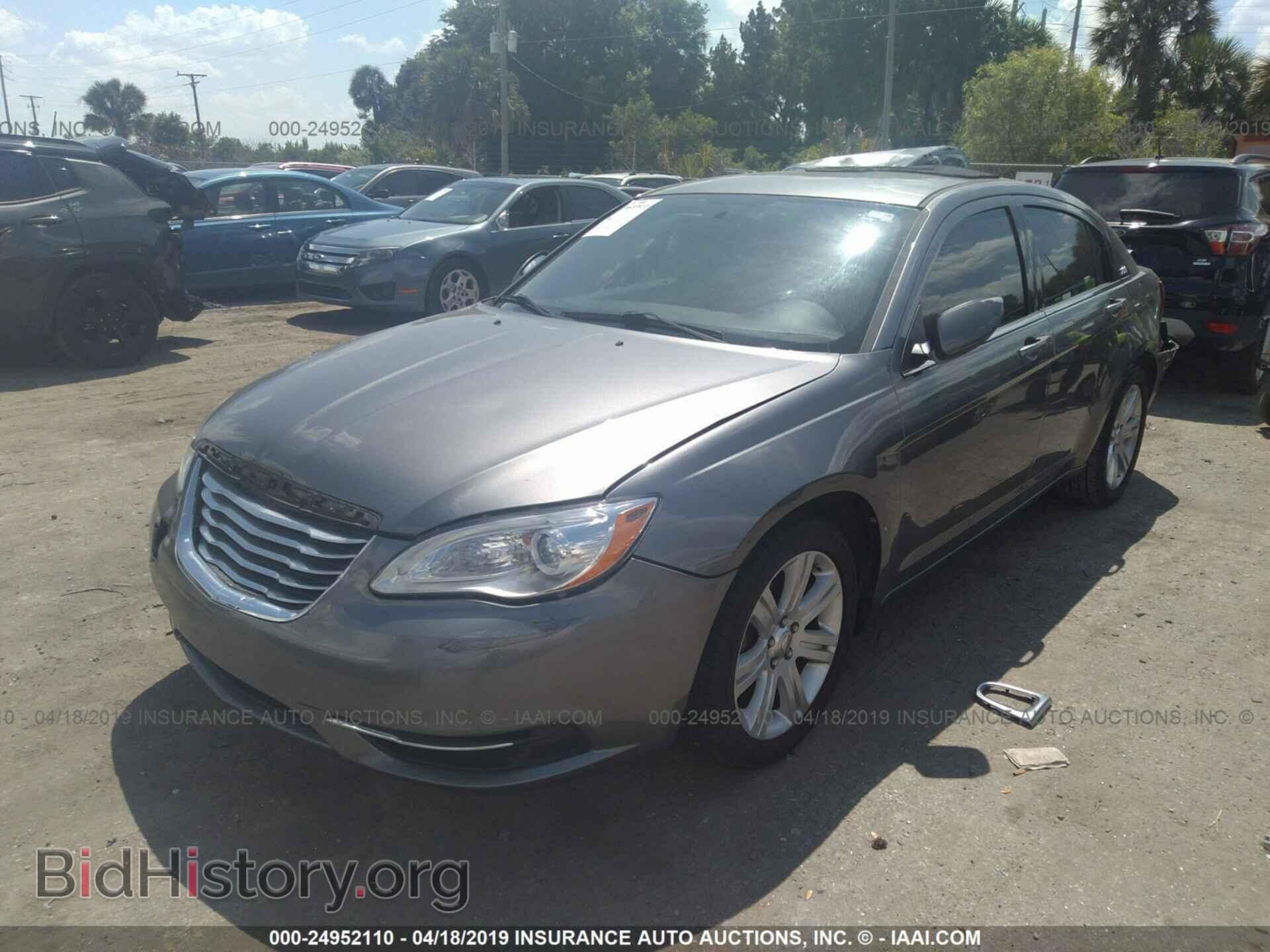 2013 CHRYSLER 200 - VIN: 1C3CCBAB6DN671377 - Photo 2
