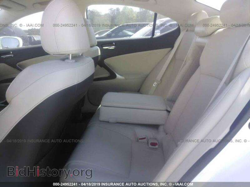 2012 Lexus IS (VIN JTHBE5C25C5029438) — фото 8 из 10