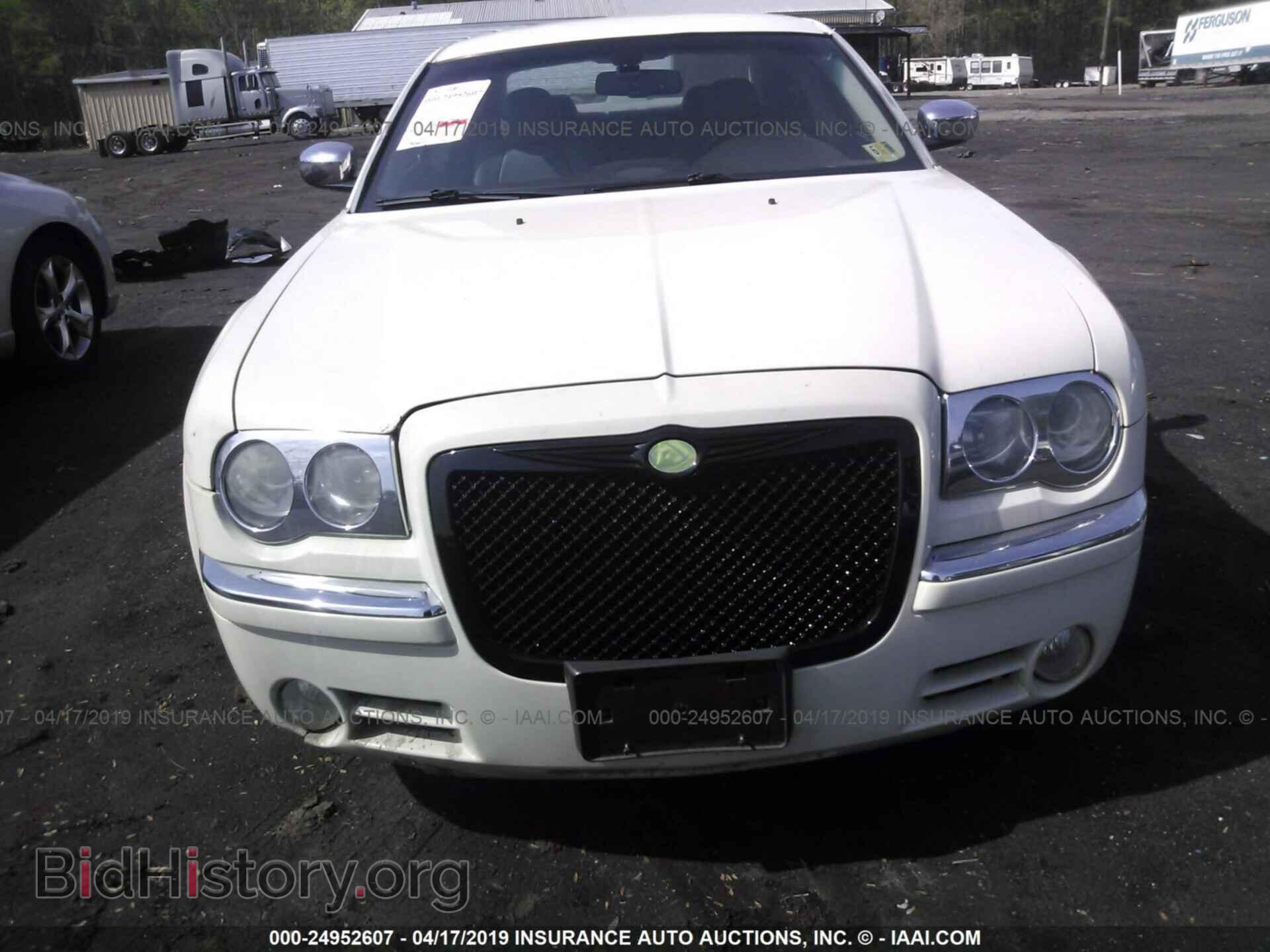 2006 CHRYSLER 300C - VIN: 2C3KA63H66H306123 - Фото 6