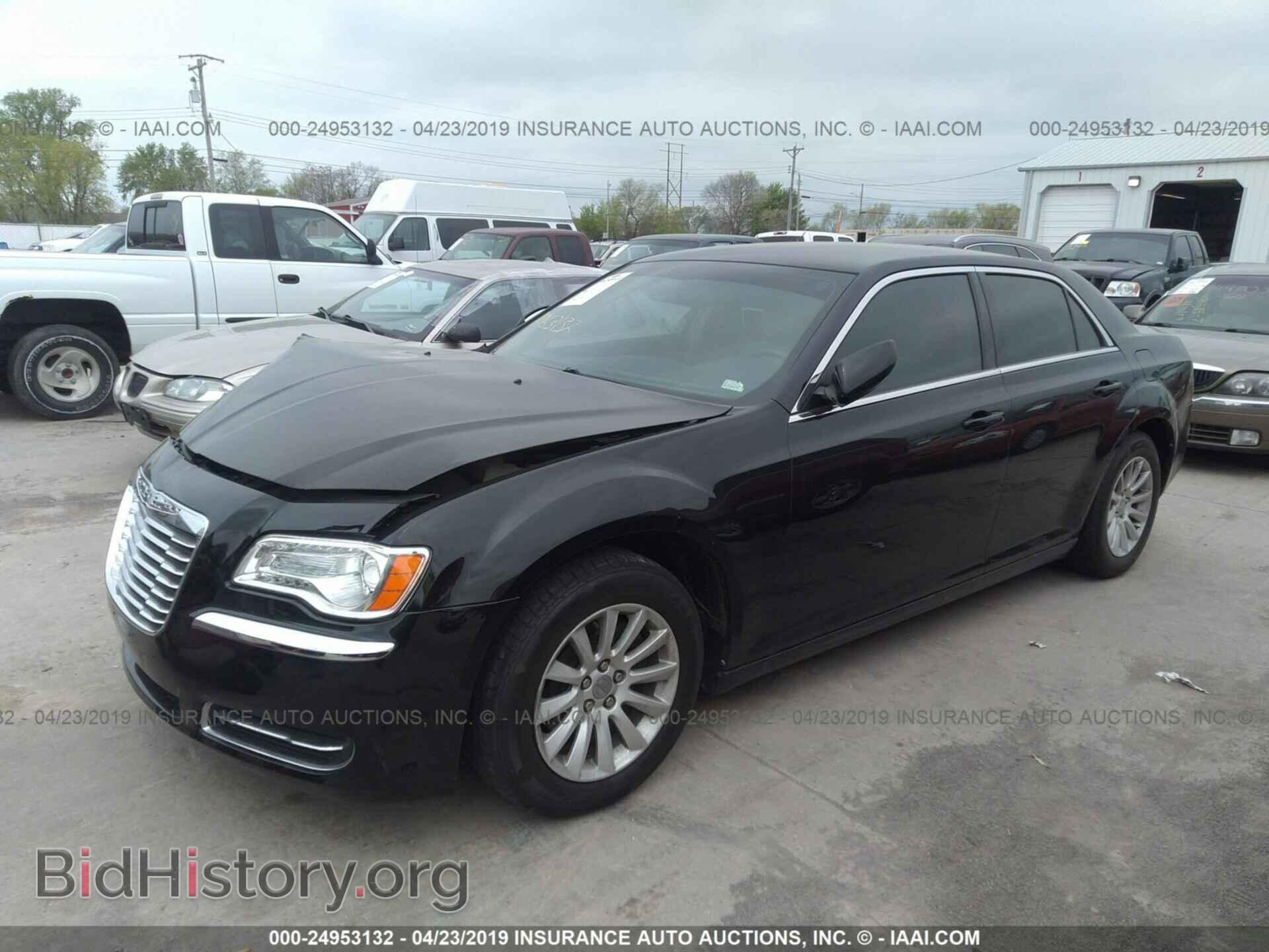 2014 CHRYSLER 300 - VIN: 2C3CCAAG9EH103589 - Фото 2