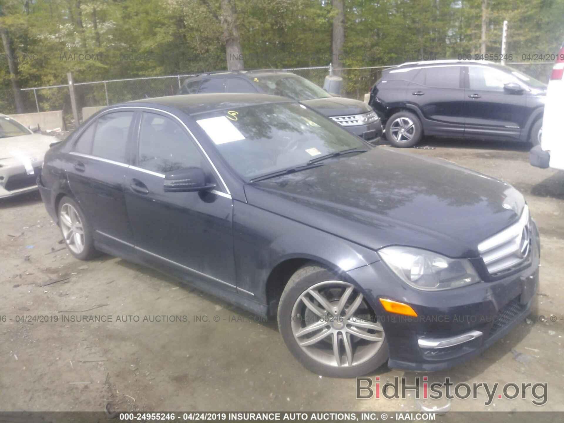 Photo WDDGF8AB0DG132562 - MERCEDES-BENZ C 2013