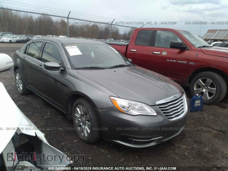 2012 Chrysler 200 LX (VIN 1C3CCBAB7CN295643) — фото 1 из 10, IAAI, повреждение: двигатель