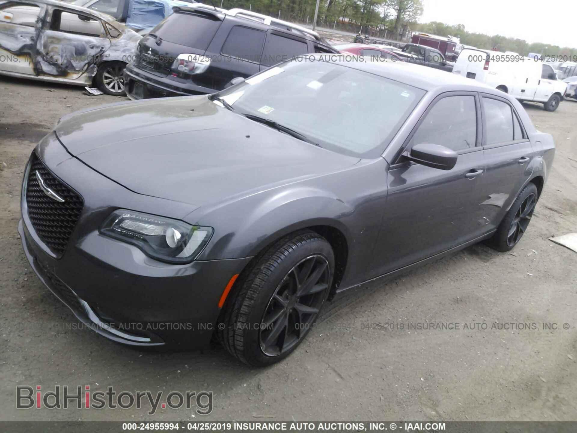 2016 CHRYSLER 300 - VIN: 2C3CCAGG6GH136981 - Фото 2