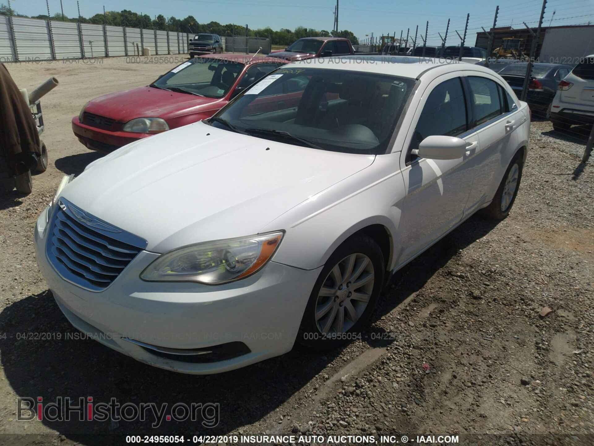 2011 CHRYSLER 200 - VIN: 1C3BC1FG2BN504277 - Photo 2