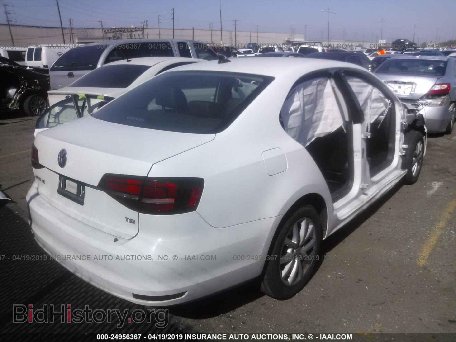 2017 VOLKSWAGEN JETTA - VIN: 3VWDB7AJ3HM342849 - Photo 4