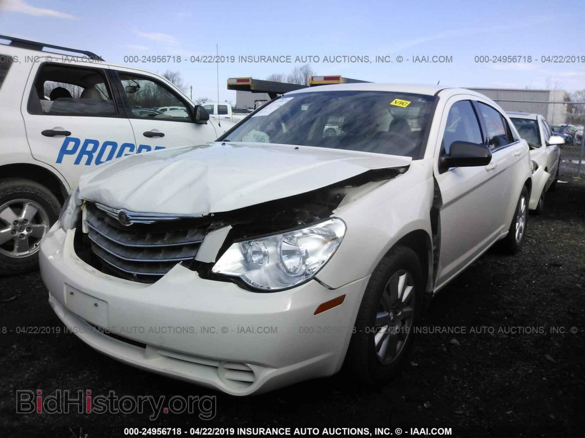 2010 CHRYSLER SEBRING - VIN: 1C3CC4FB7AN123789 - Фото 2
