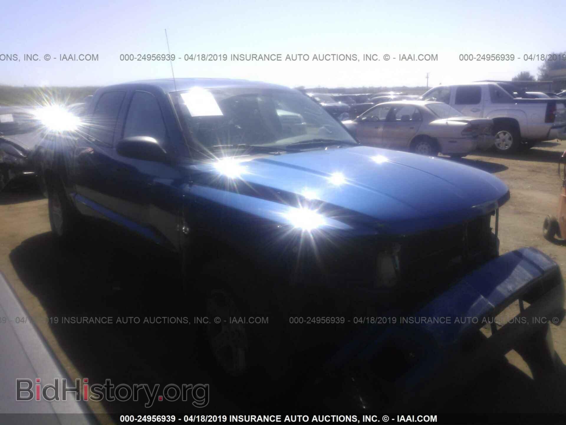 Photo 1D7RE3GKXBS577438 - DODGE DAKOTA 2011