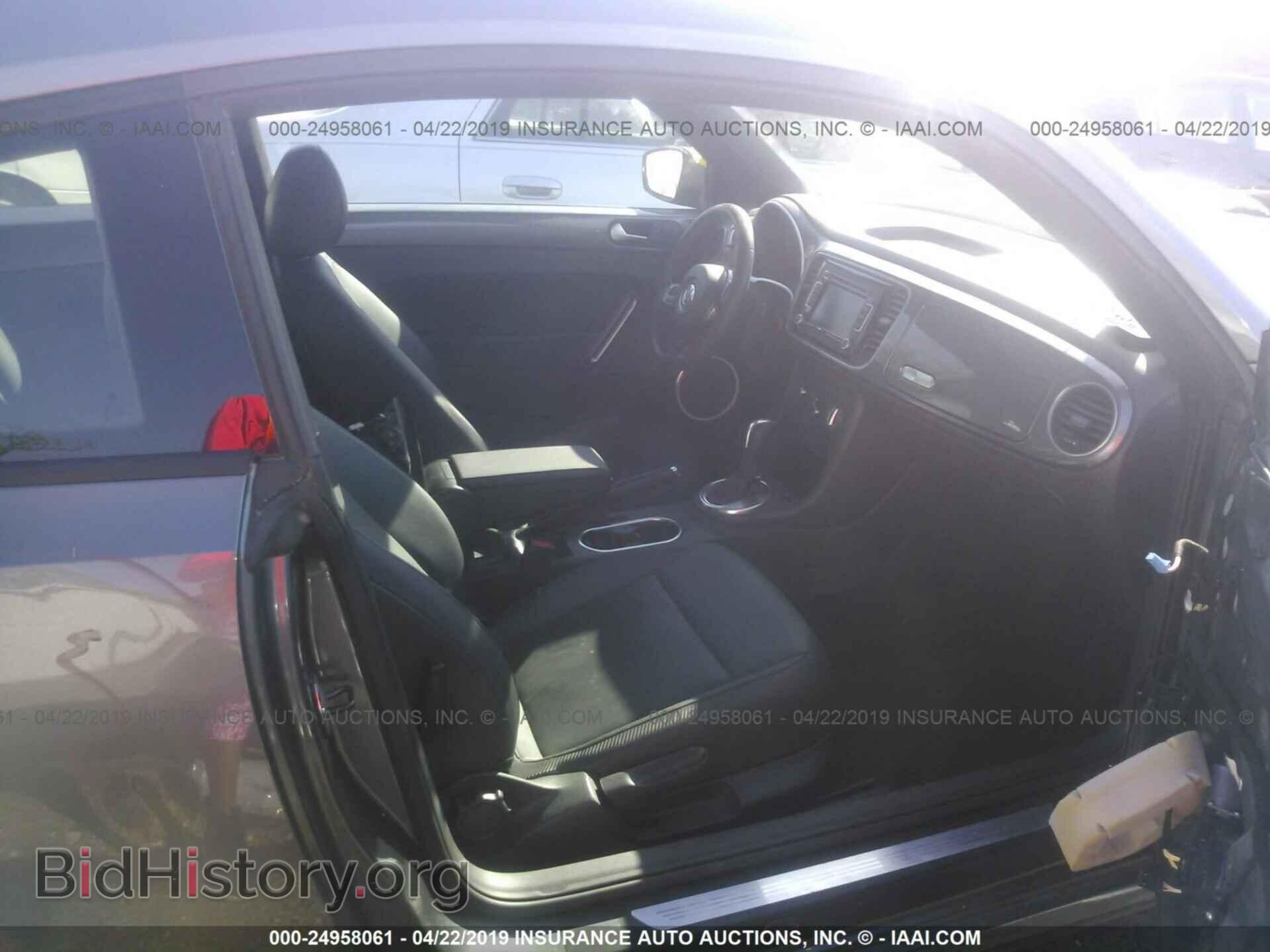 2012 VOLKSWAGEN BEETLE - VIN: 3VWJP7AT8CM643020 - Фото 2