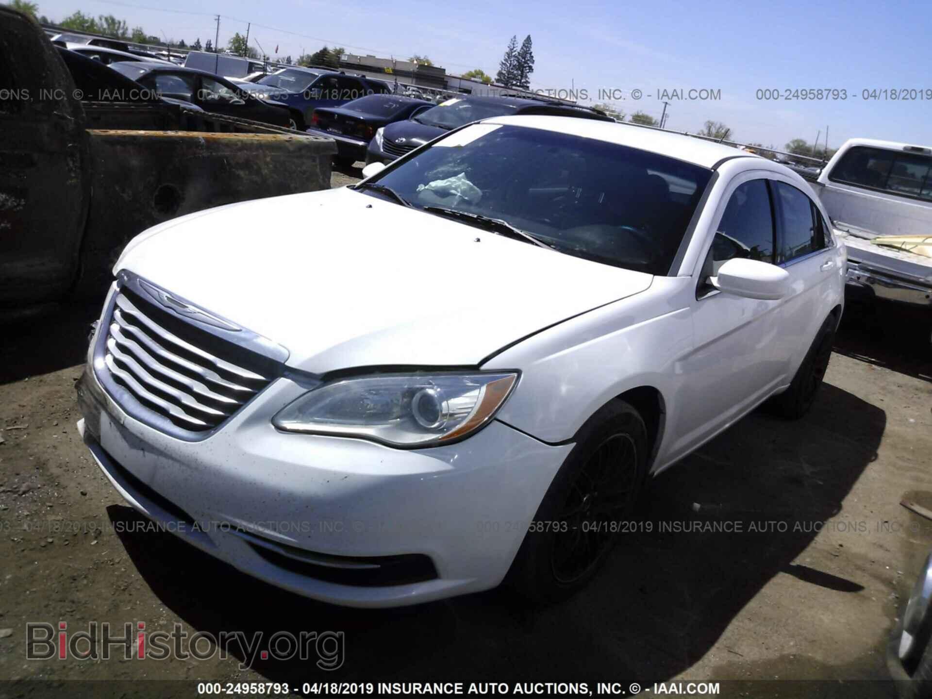 2013 CHRYSLER 200 - VIN: 1C3CCBAB1DN642529 - Photo 2