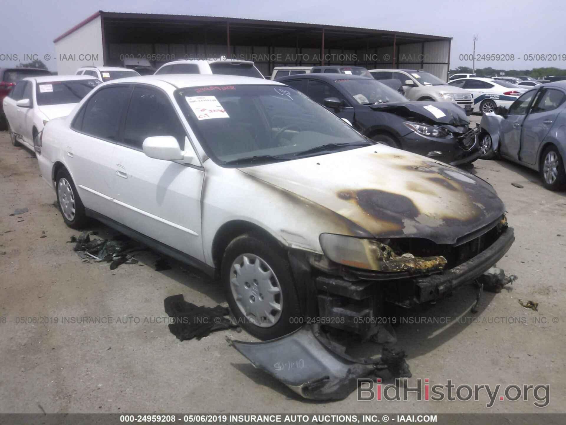 Photo 3HGCG56402G701556 - HONDA ACCORD 2002