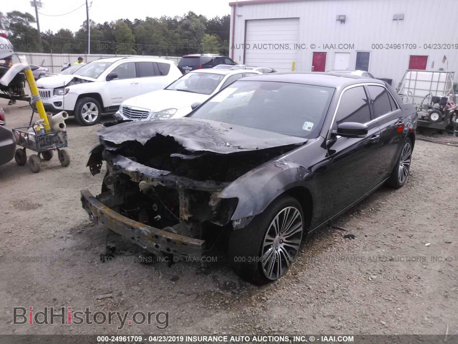 2013 CHRYSLER 300 - VIN: 2C3CCABG2DH519321 - Photo 2