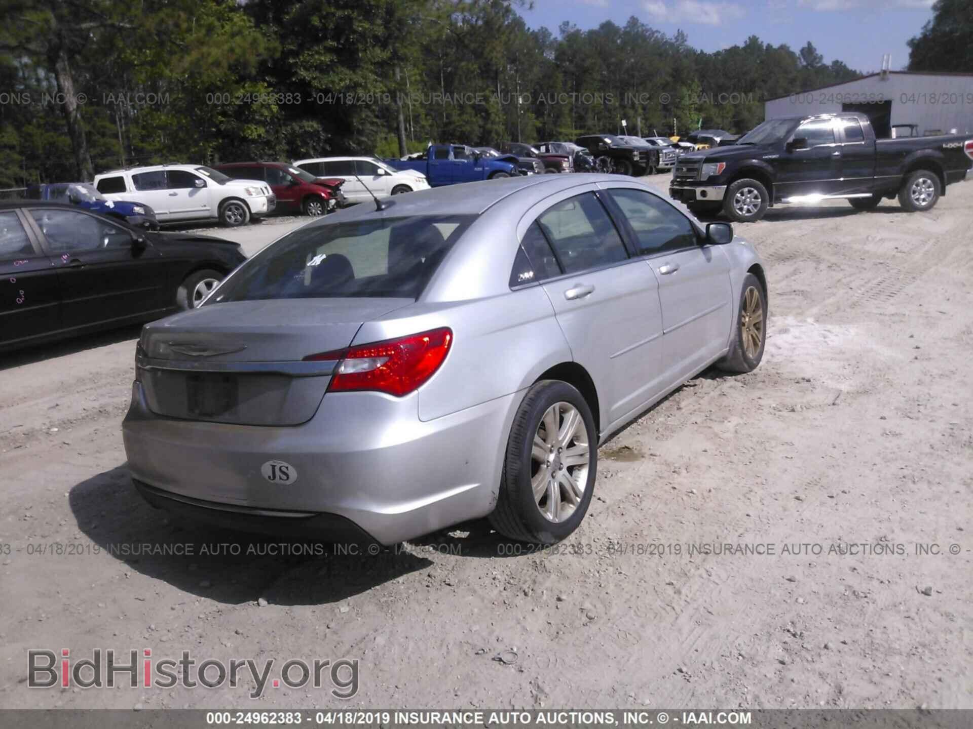 2012 CHRYSLER 200 - VIN: 1C3CCBAB8CN208462 - Фото 4