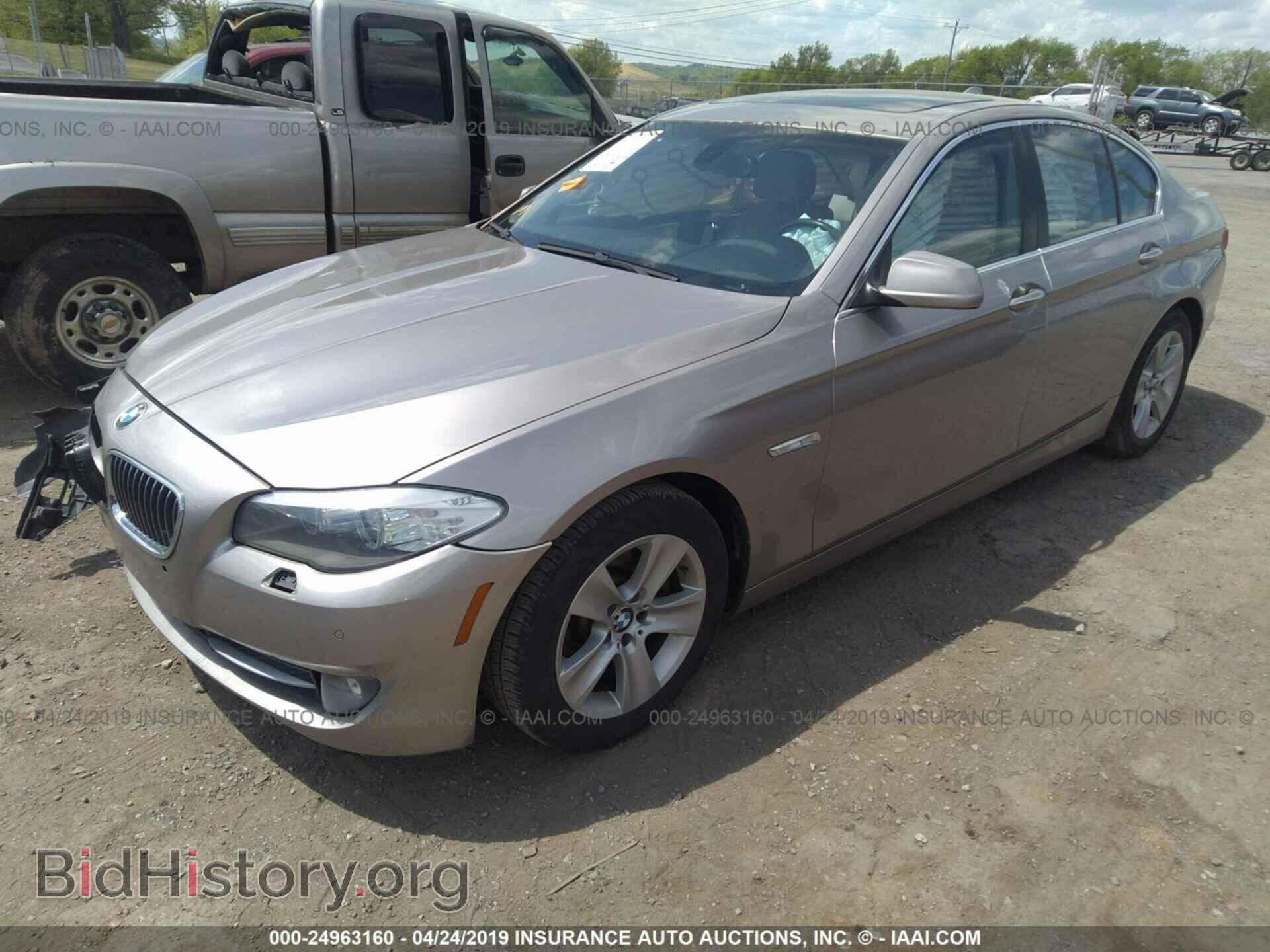 2011 BMW 528 - VIN: WBAFR1C51BC740877 - Фото 2