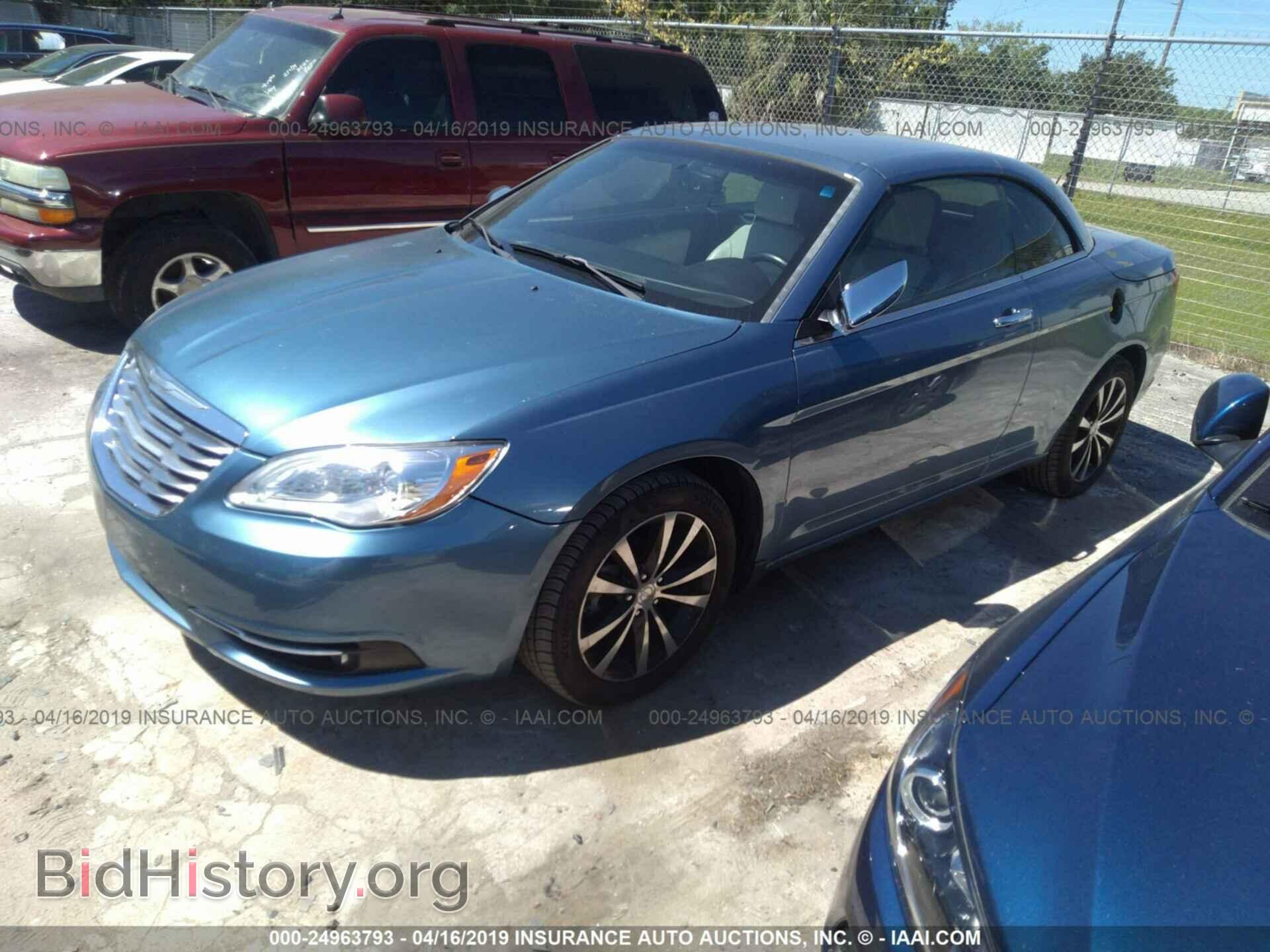 2011 CHRYSLER 200 - VIN: 1C3BC7EG0BN616385 - Фото 2