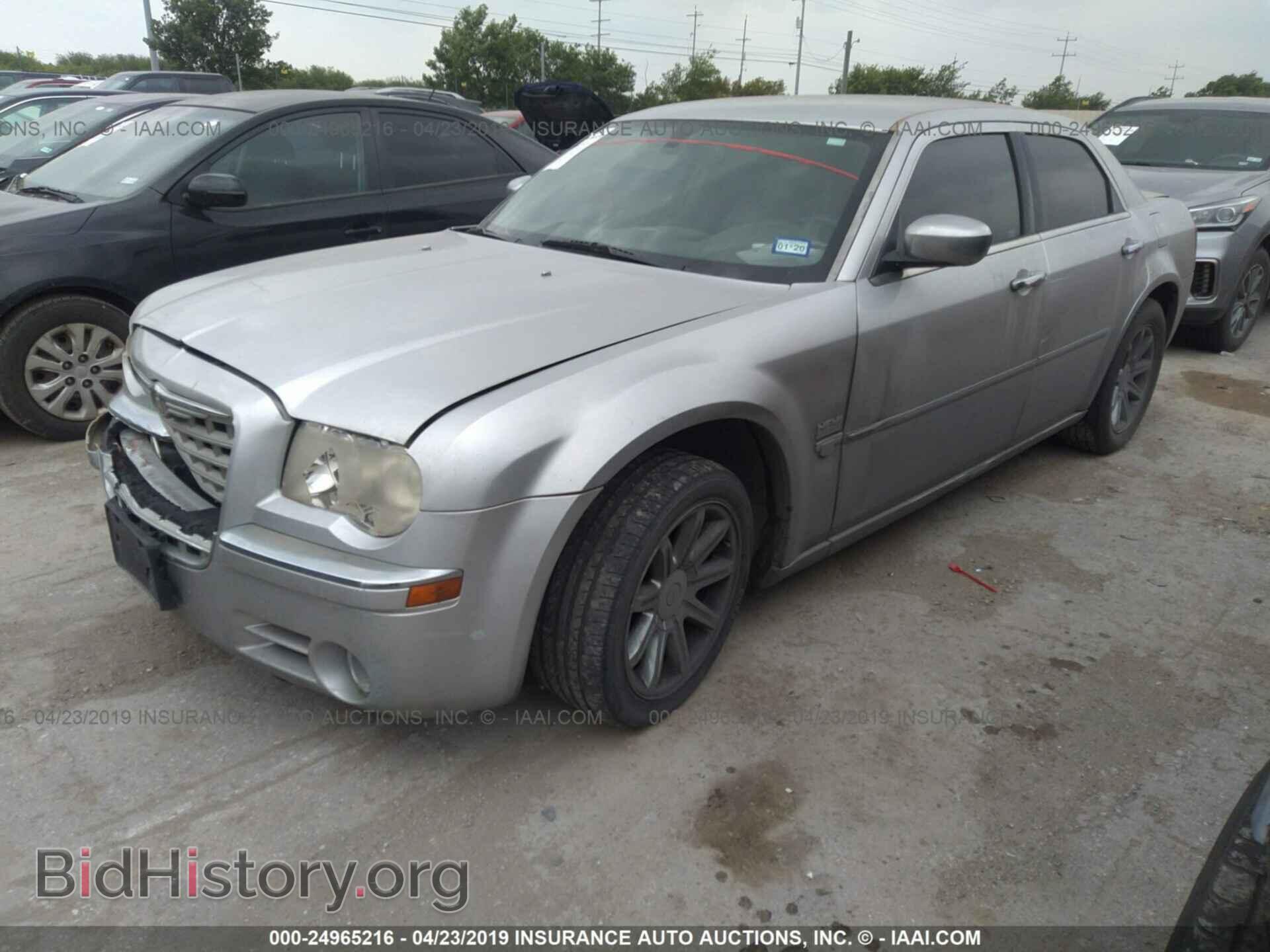 2006 CHRYSLER 300C - VIN: 2C3KA63H66H118010 - Фото 2