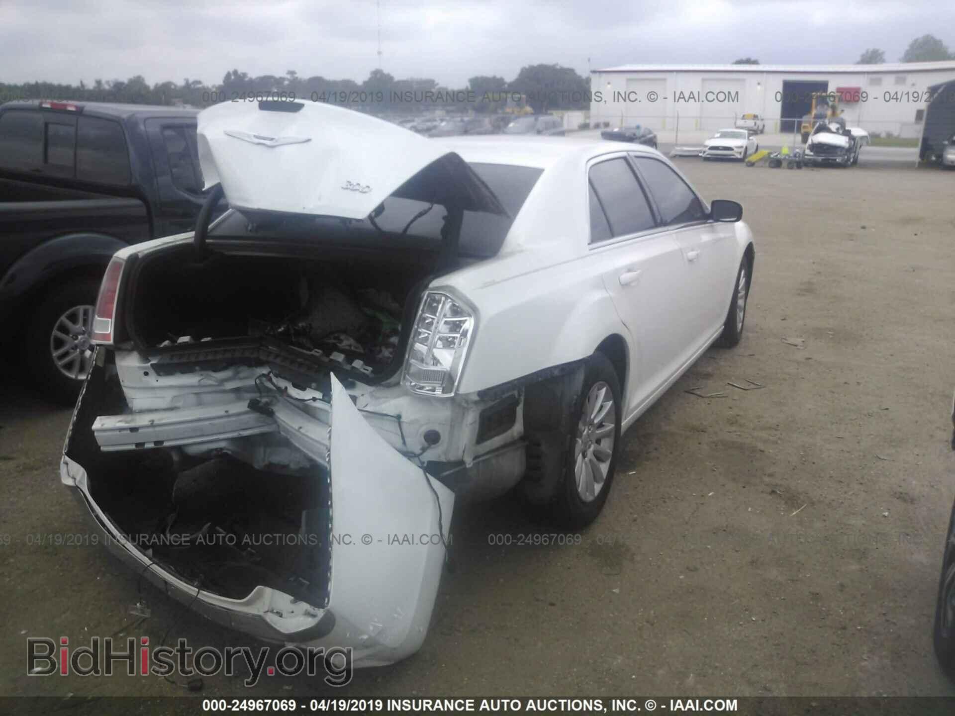 2014 CHRYSLER 300 - VIN: 2C3CCAAG6EH296929 - Фото 4