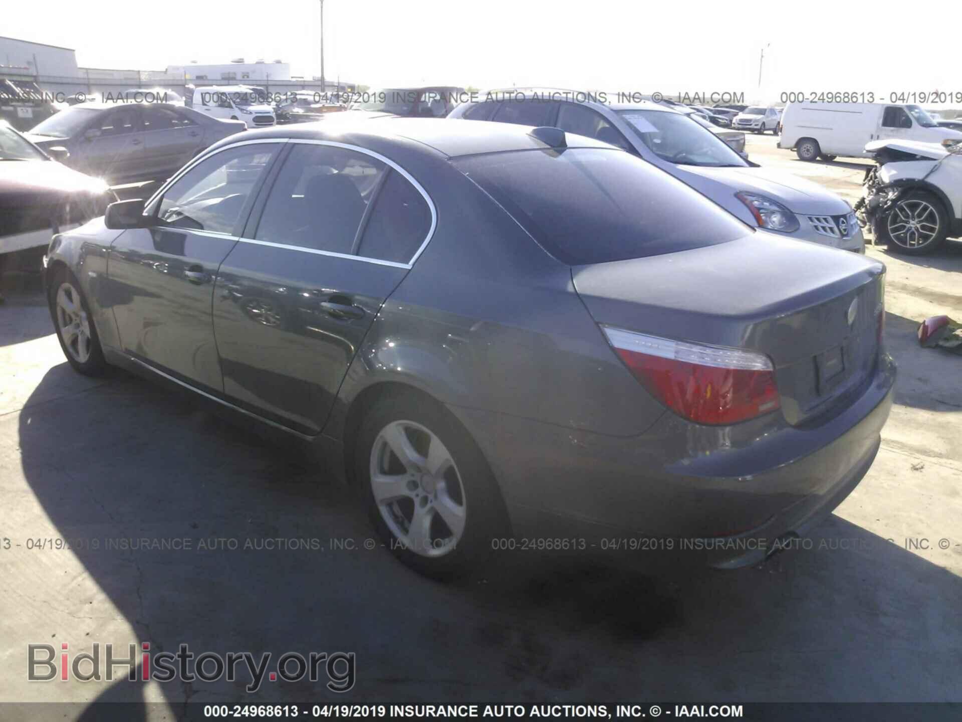 2008 BMW 528 - VIN: WBANU53518CT04105 - Фото 3