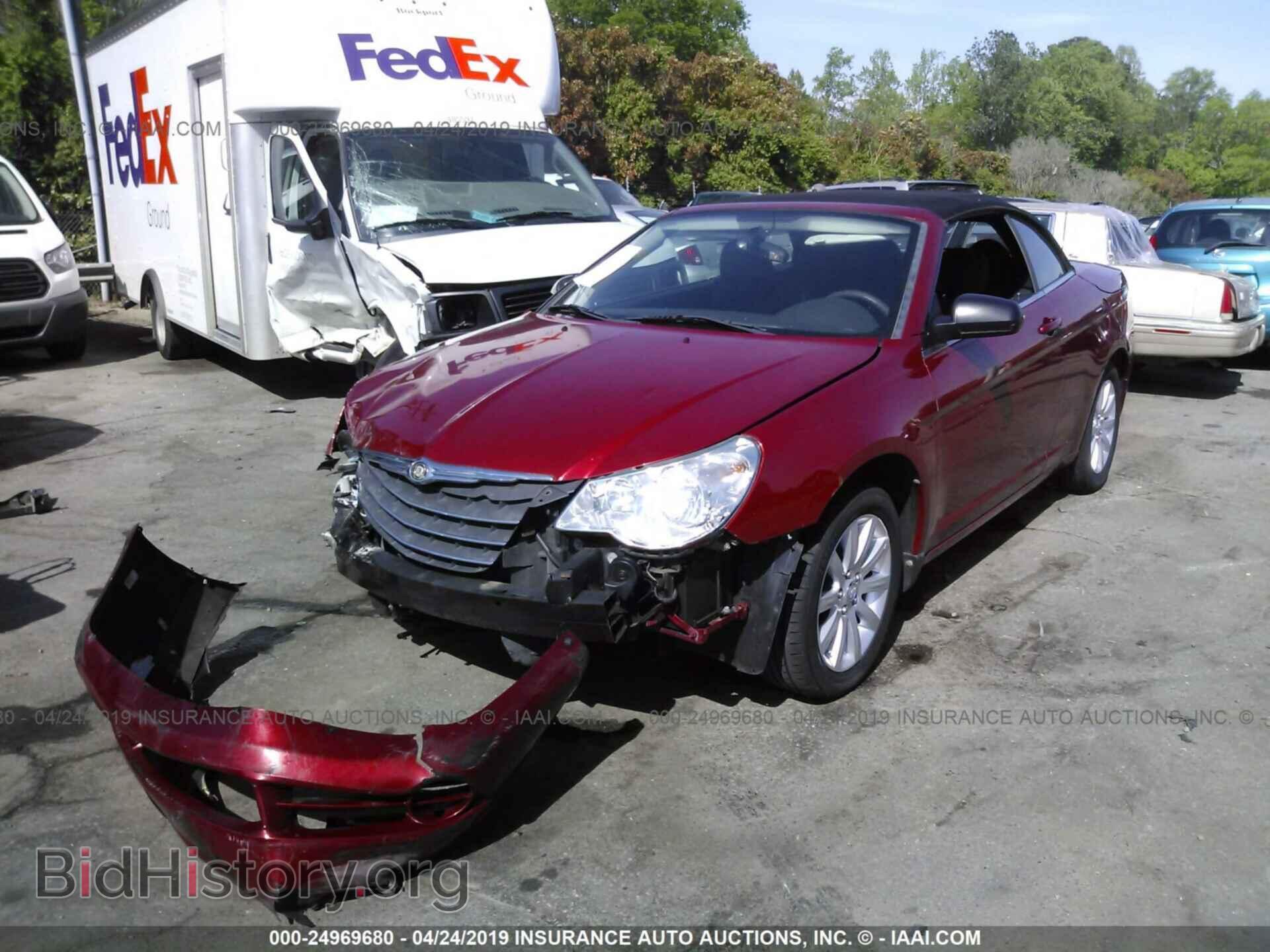 2010 CHRYSLER SEBRING - VIN: 1C3BC4EB2AN205779 - Фото 2