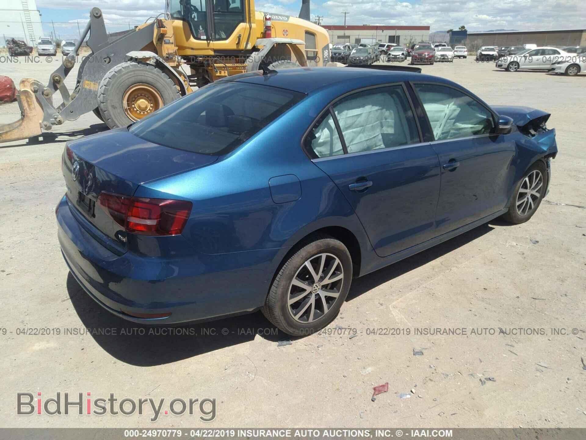 2017 VOLKSWAGEN JETTA - VIN: 3VWDB7AJ6HM358026 - Фото 4
