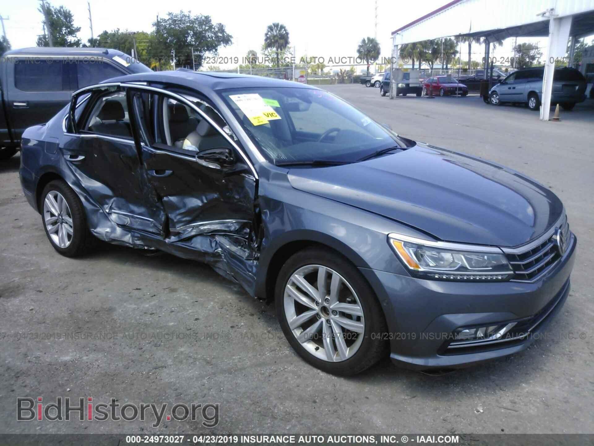 Photo 1VWCT7A39HC027145 - VOLKSWAGEN PASSAT 2017
