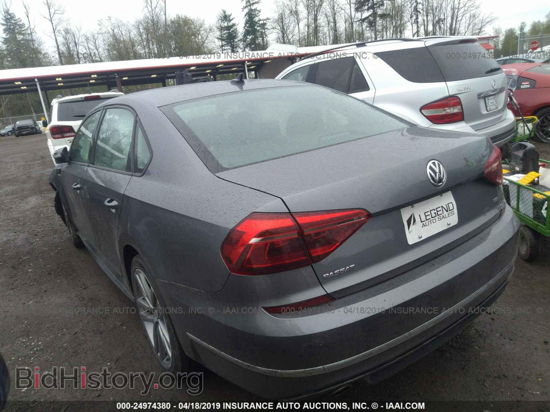 2018 VOLKSWAGEN PASSAT - VIN: 1VWAA7A31JC032245 - Фото 3