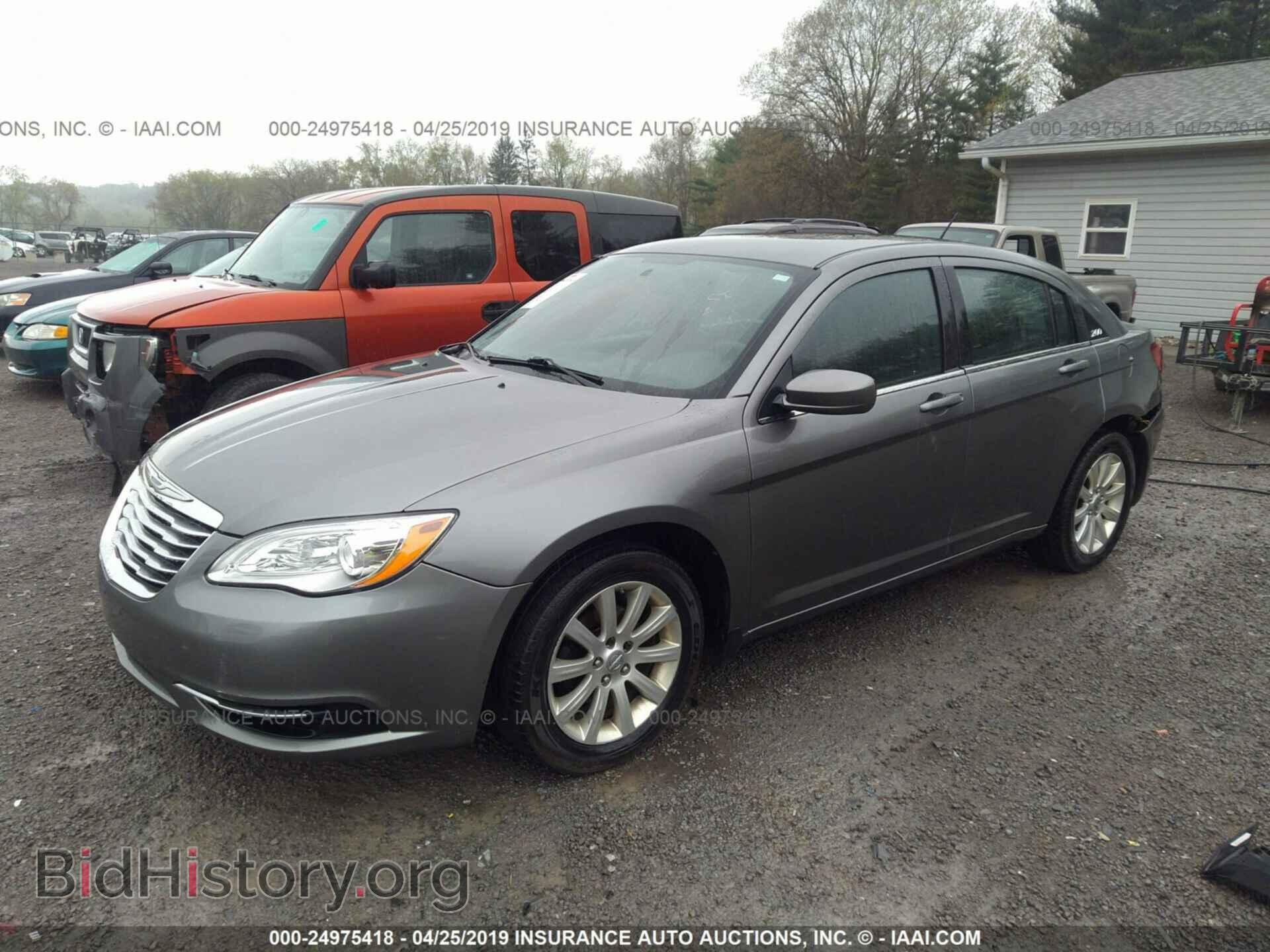 2013 CHRYSLER 200 - VIN: 1C3CCBBBXDN624433 - Фото 2