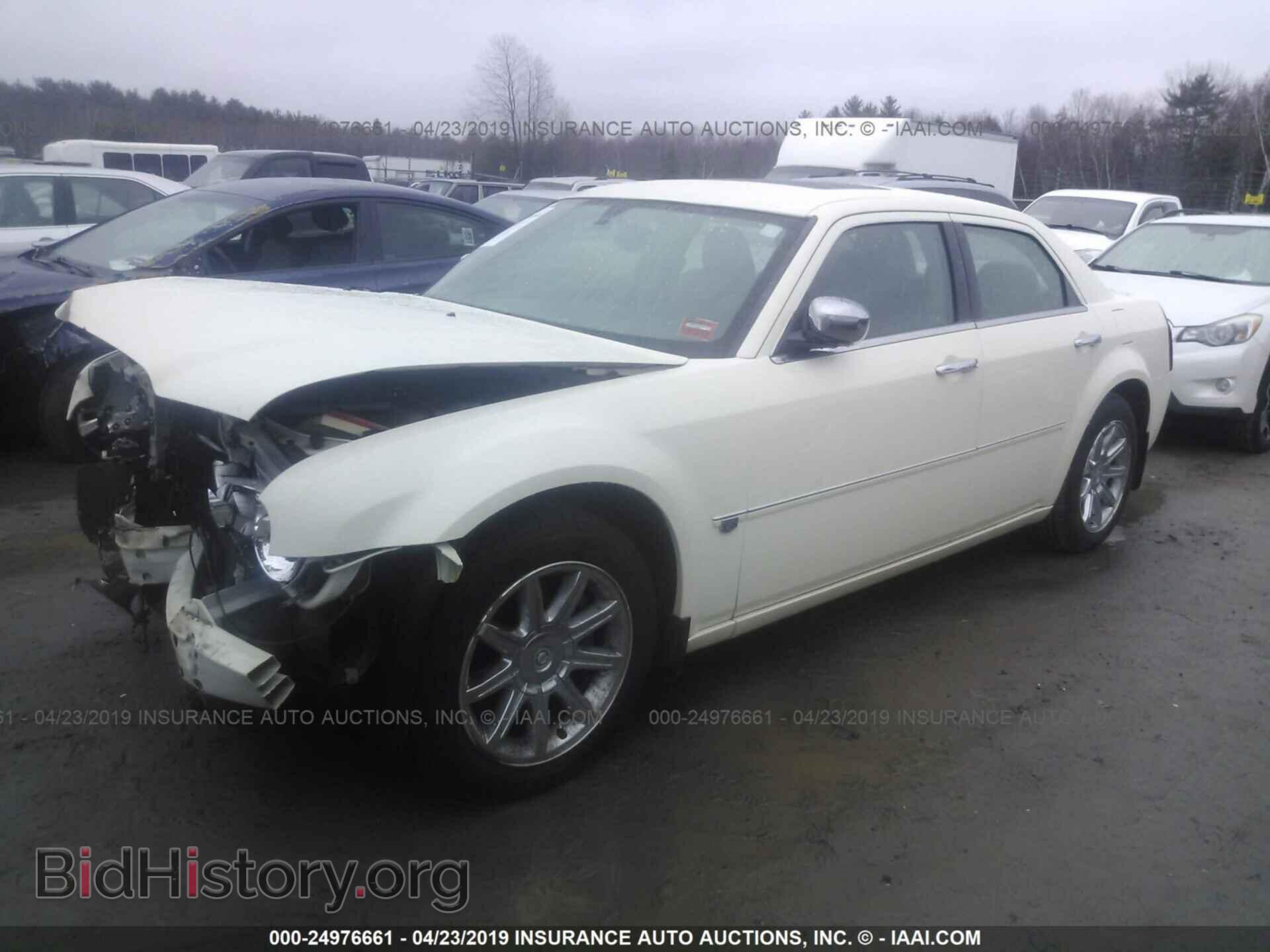 2006 CHRYSLER 300C - VIN: 2C3LA63H66H142957 - Фото 2