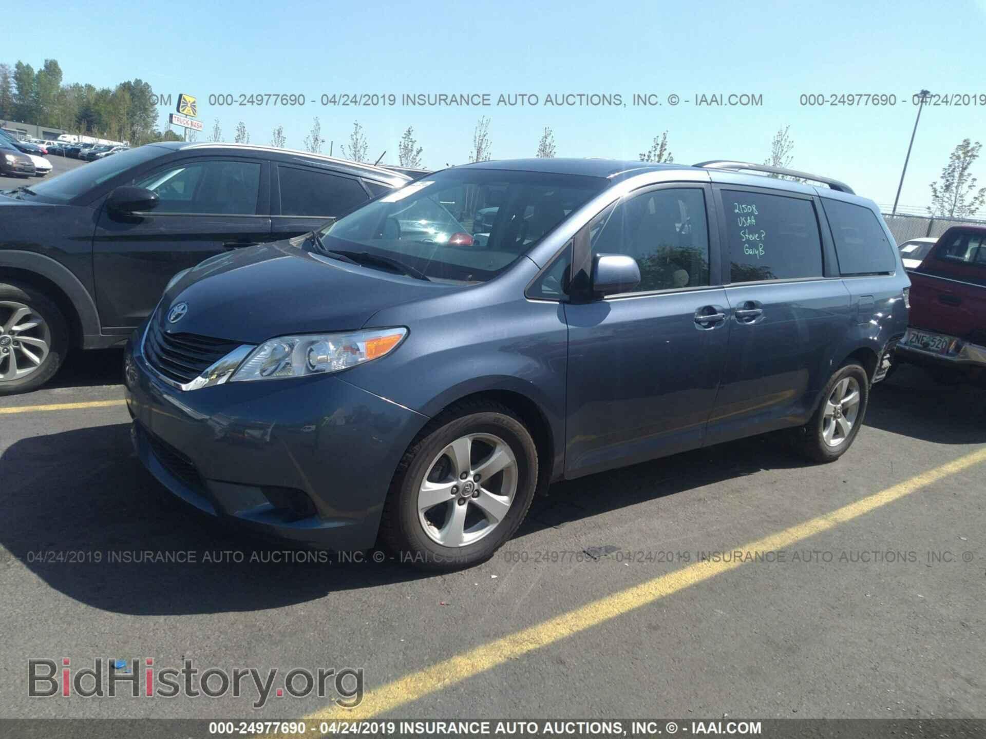 2014 TOYOTA SIENNA - VIN: 5TDKK3DCXES484935 - Фото 2