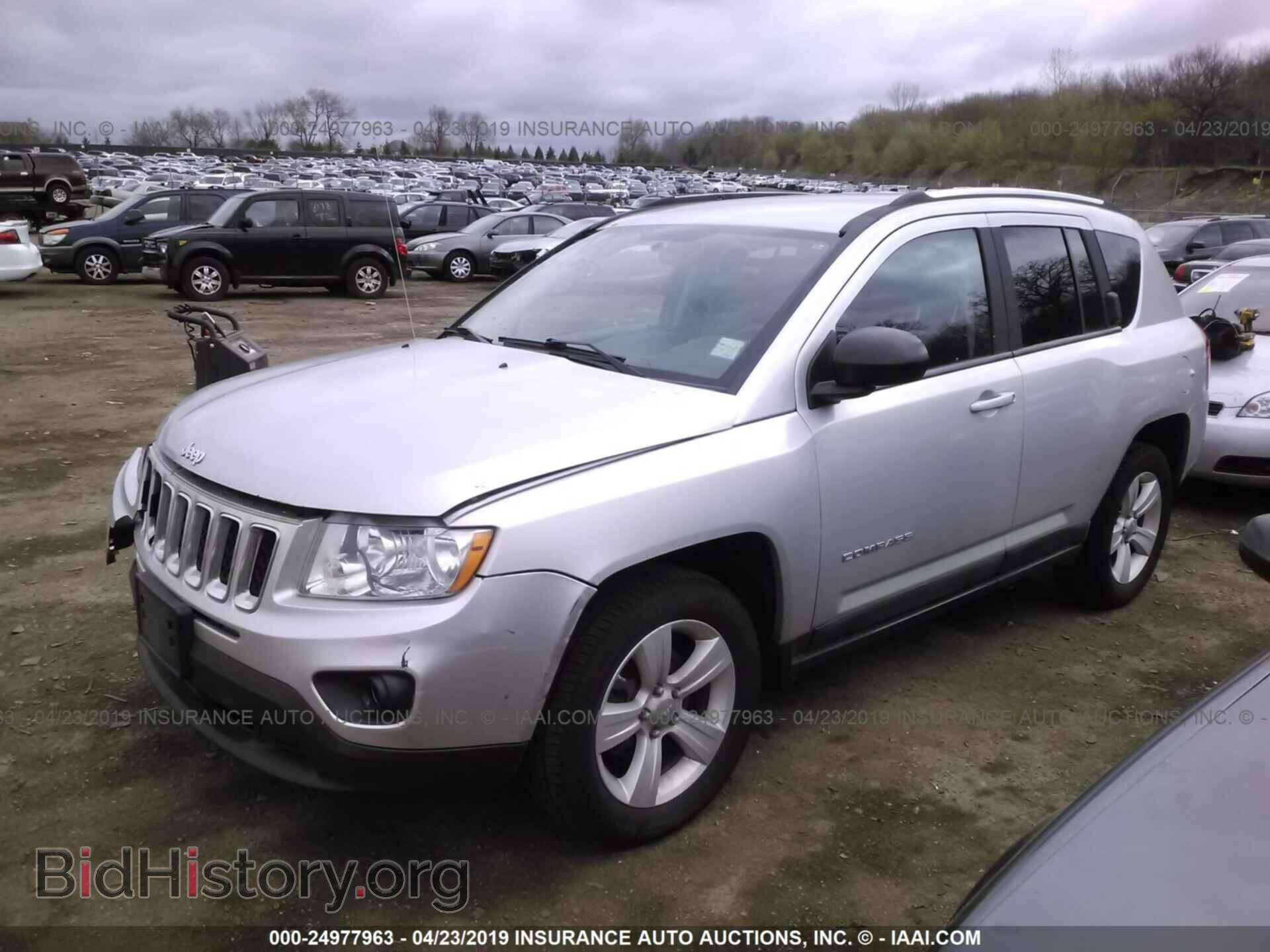 2011 JEEP COMPASS - VIN: 1J4NT1FA5BD285979 - Фото 2