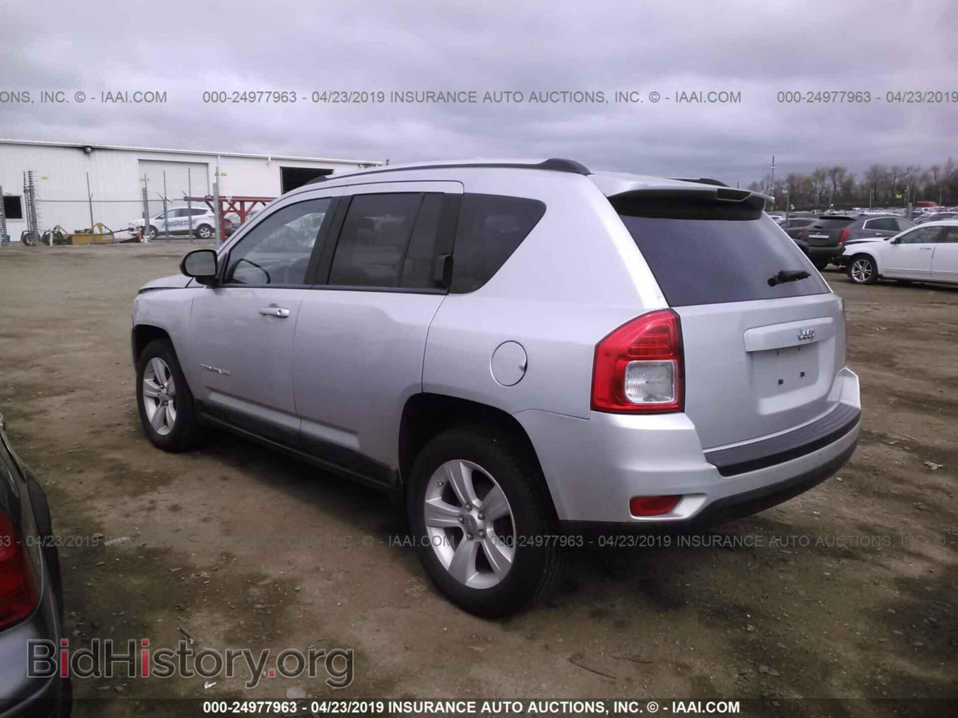 2011 JEEP COMPASS - VIN: 1J4NT1FA5BD285979 - Фото 3