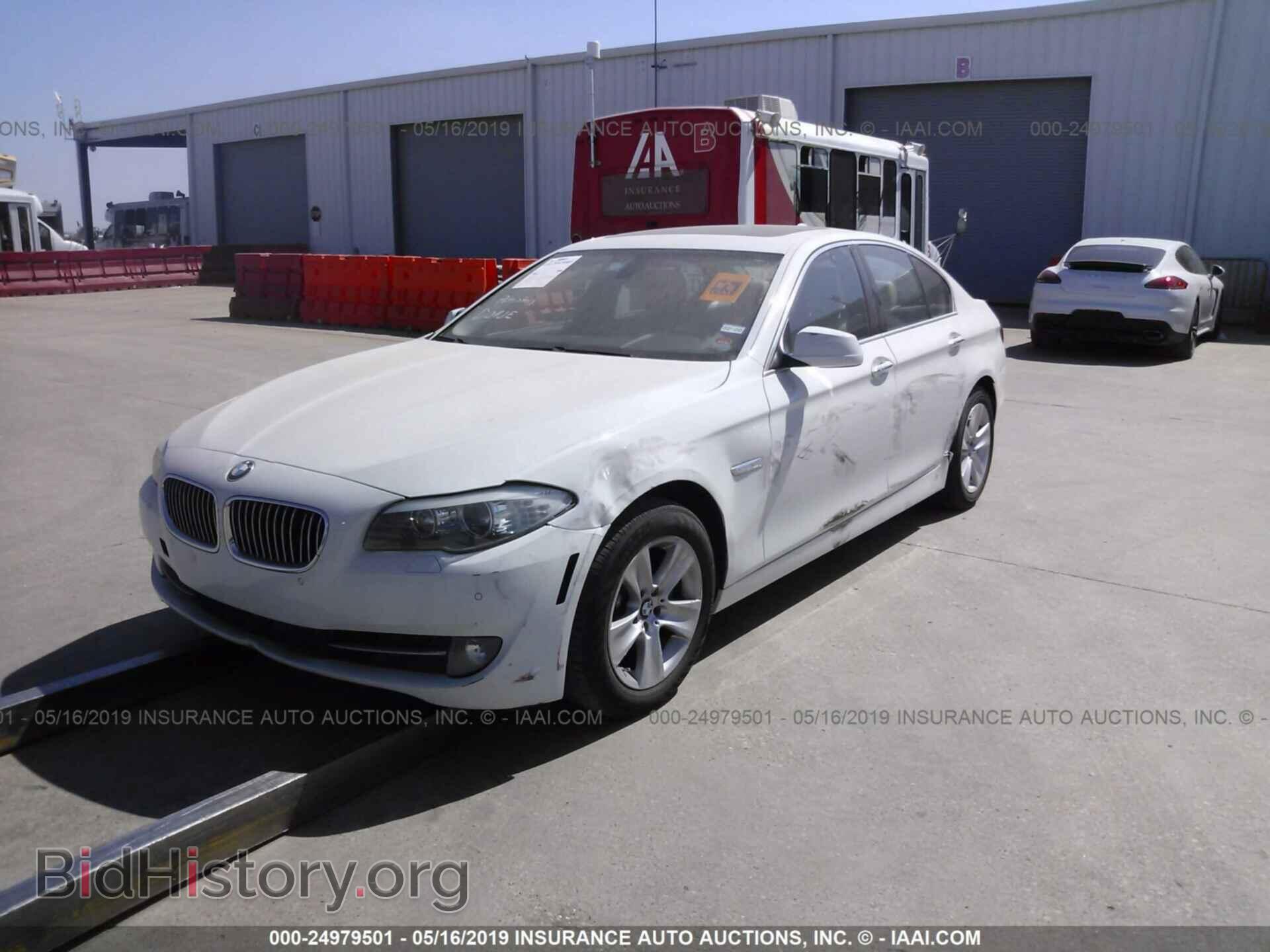 2012 BMW 528 - VIN: WBAXG5C55CDX04008 - Фото 2