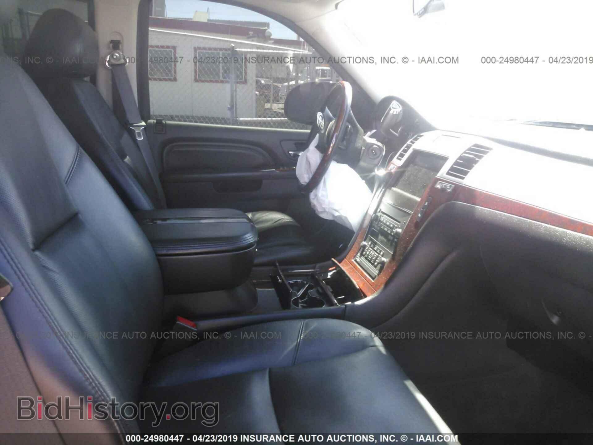 2011 CADILLAC ESCALADE - VIN: 1GYS4AEF0BR132555 - Фото 5