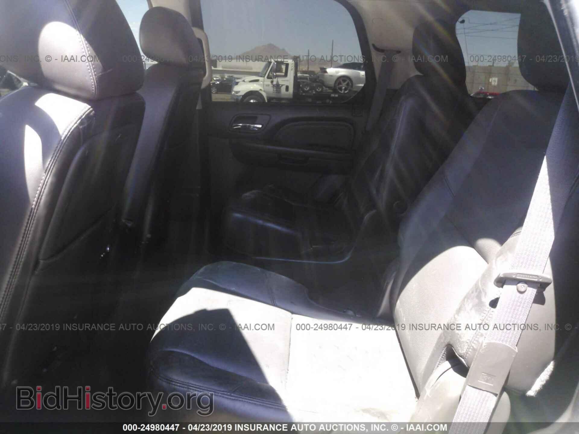 2011 CADILLAC ESCALADE - VIN: 1GYS4AEF0BR132555 - Фото 8