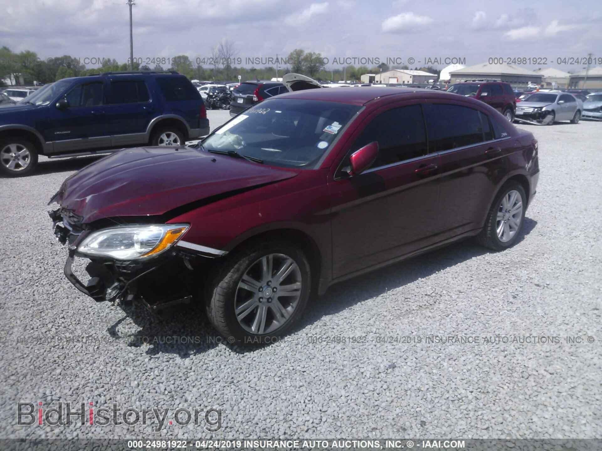 2013 CHRYSLER 200 - VIN: 1C3CCBAB4DN669773 - Фото 2