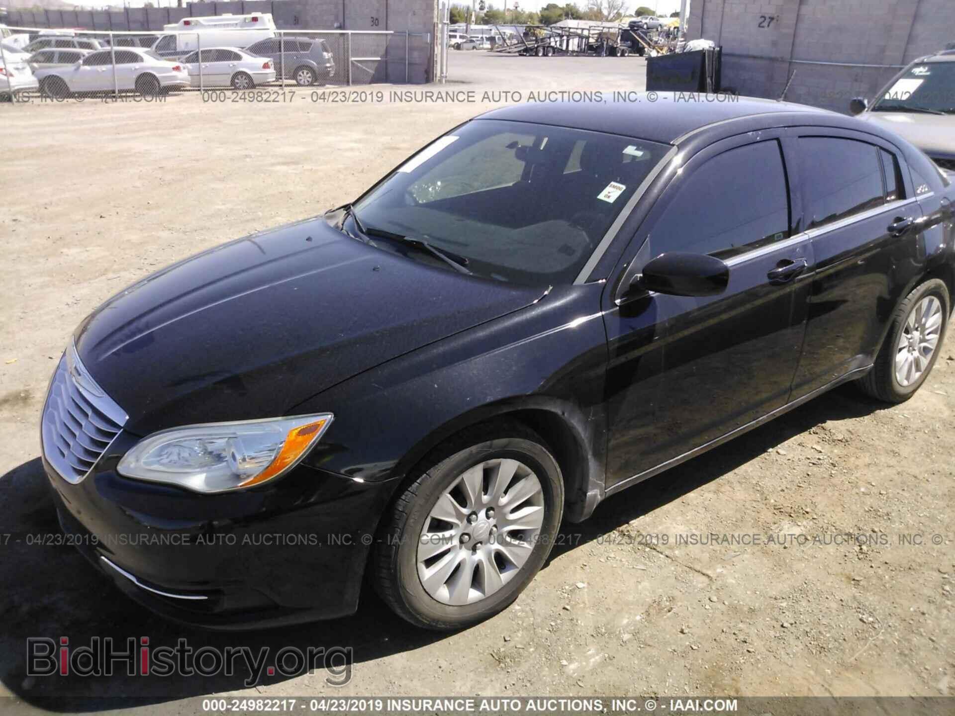 2014 CHRYSLER 200 - VIN: 1C3CCBAG1EN101655 - Фото 2
