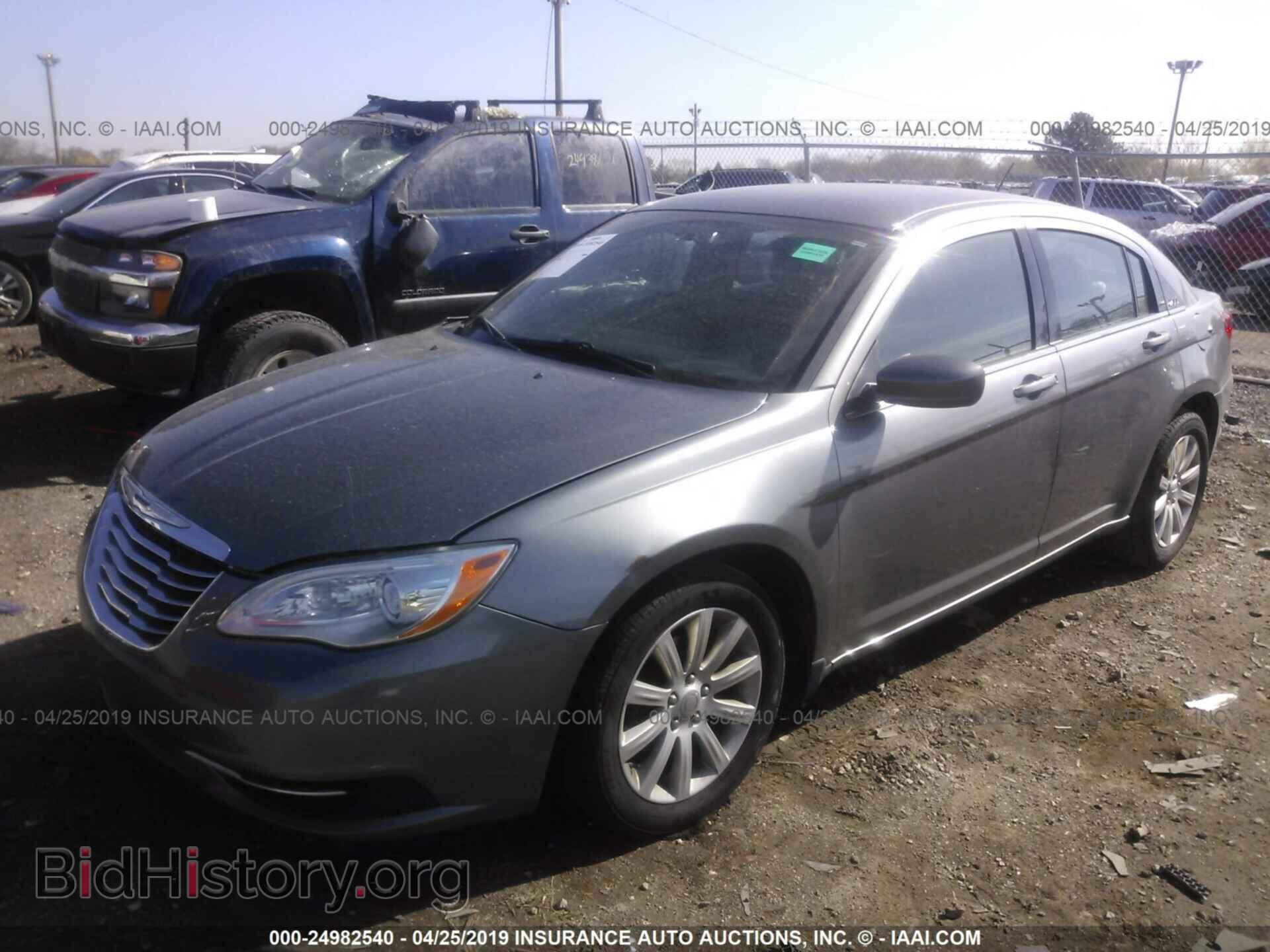 2012 CHRYSLER 200 - VIN: 1C3CCBBBXCN262795 - Фото 2