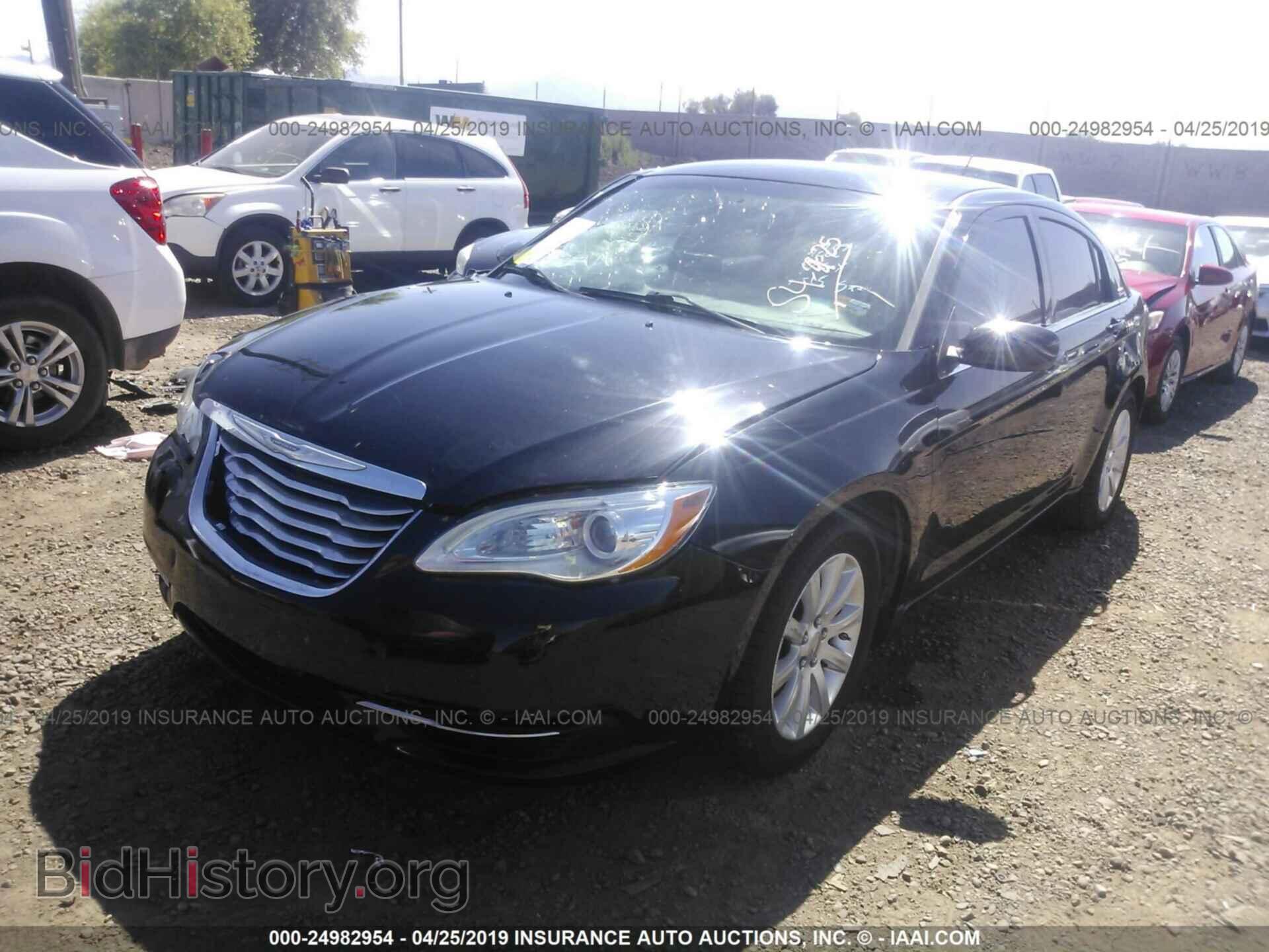 2014 CHRYSLER 200 - VIN: 1C3CCBBG2EN114266 - Фото 2