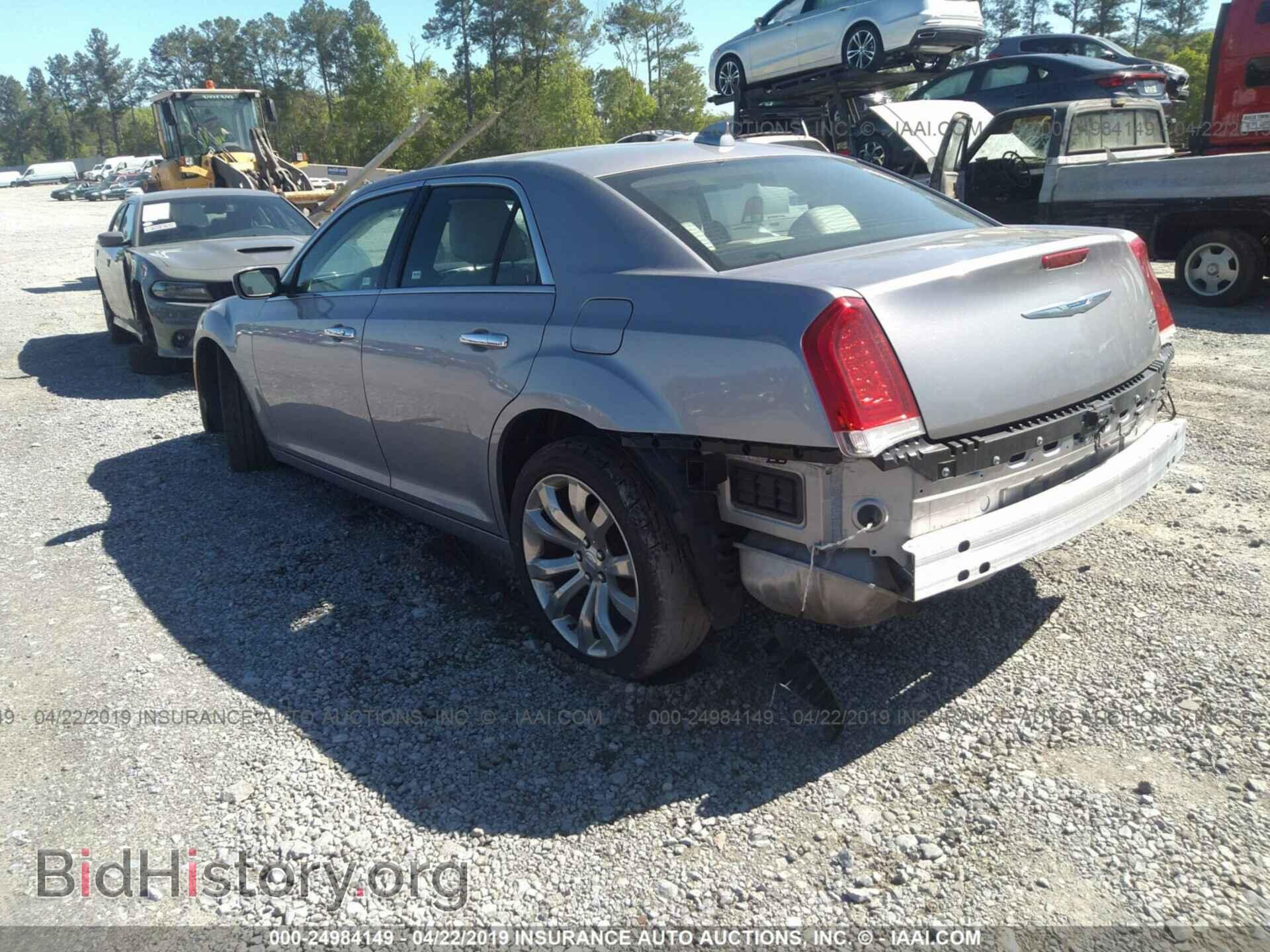 2018 Chrysler 300 - VIN: 2C3CCAEG7JH123151 - Фото 3