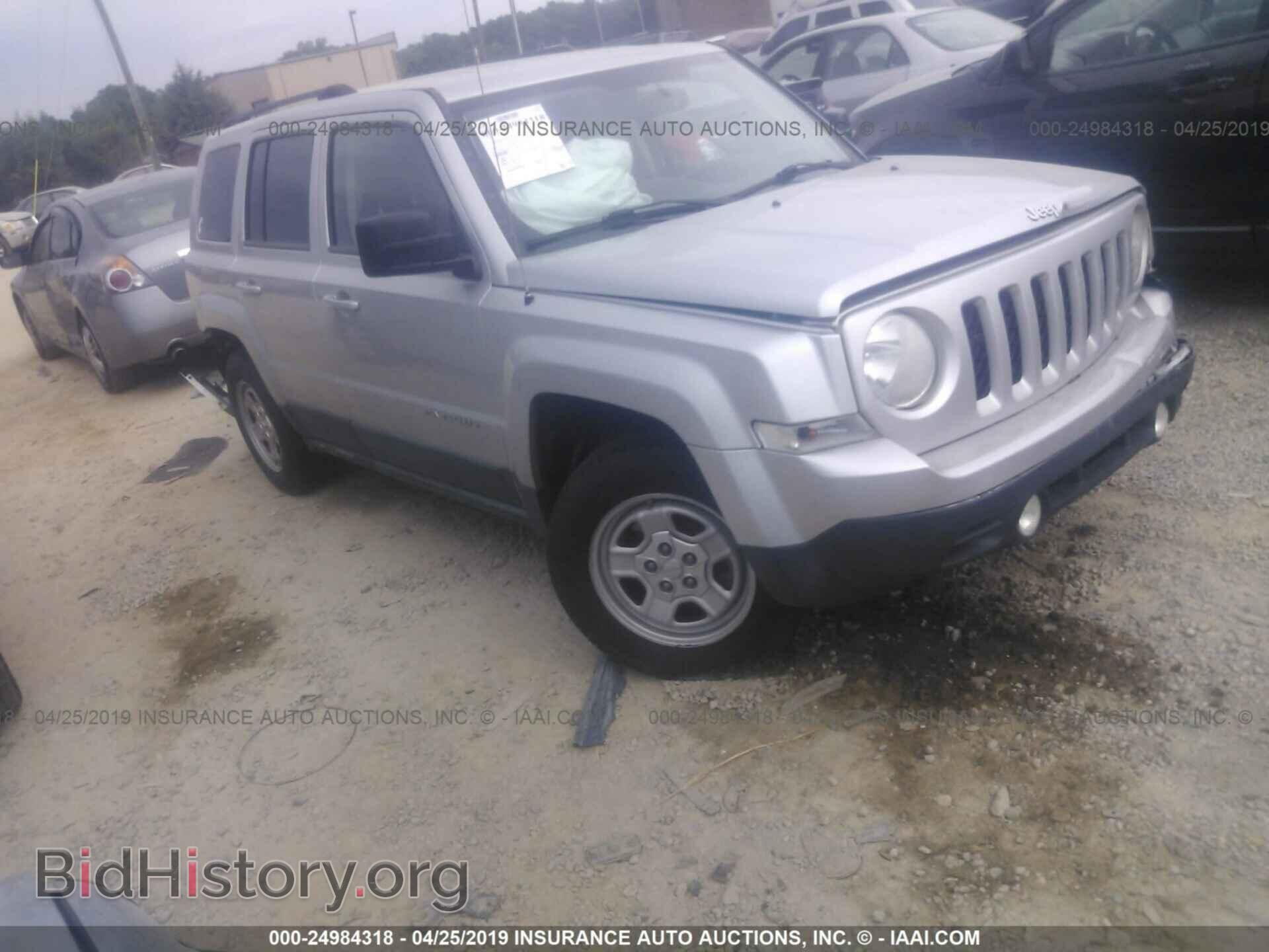 Photo 1J4NT1GA3BD270797 - JEEP PATRIOT 2011