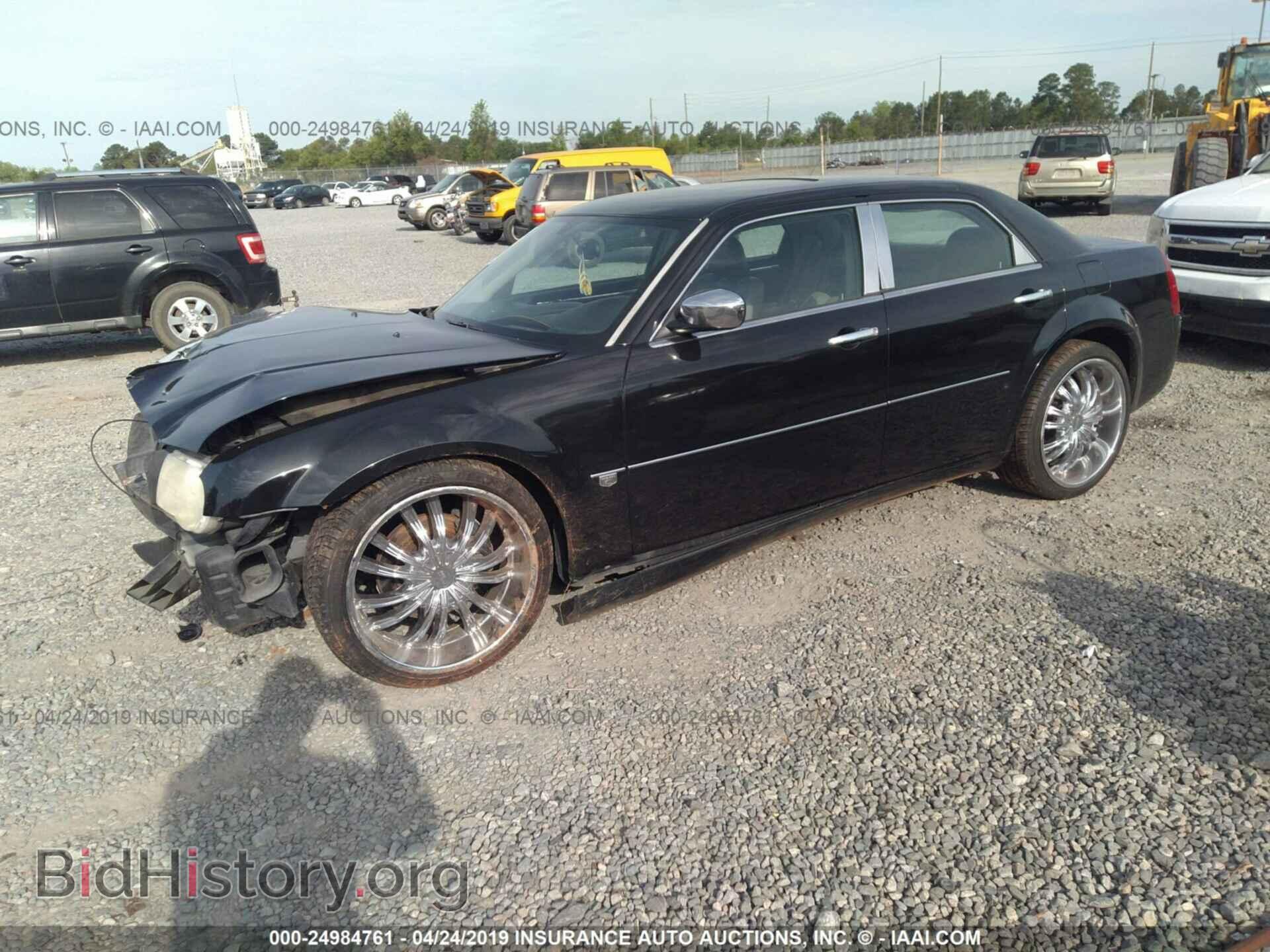 2005 CHRYSLER 300C - VIN: 2C3JA63H25H110481 - Фото 2