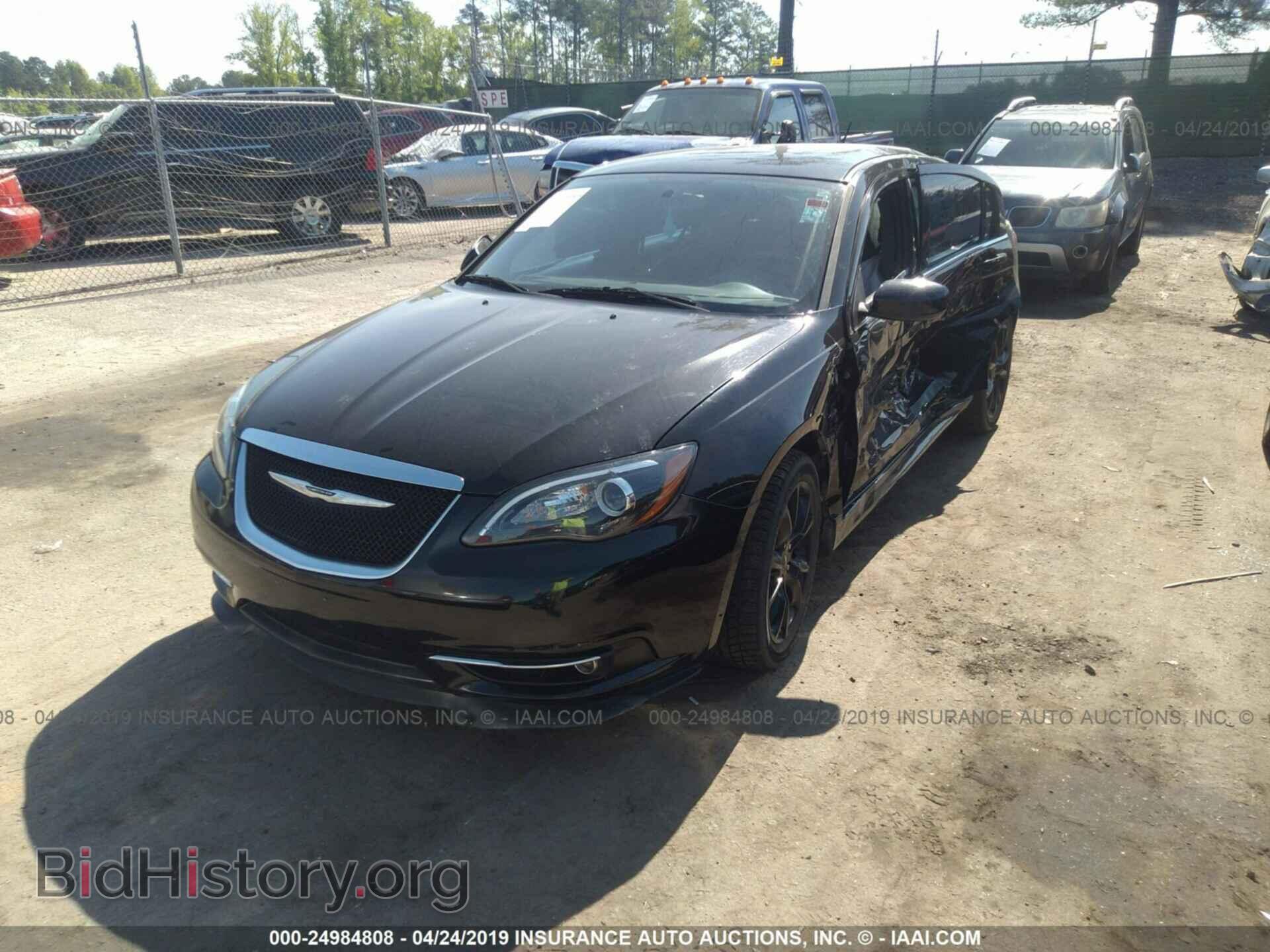 2013 CHRYSLER 200 - VIN: 1C3CCBCG8DN759677 - Фото 2