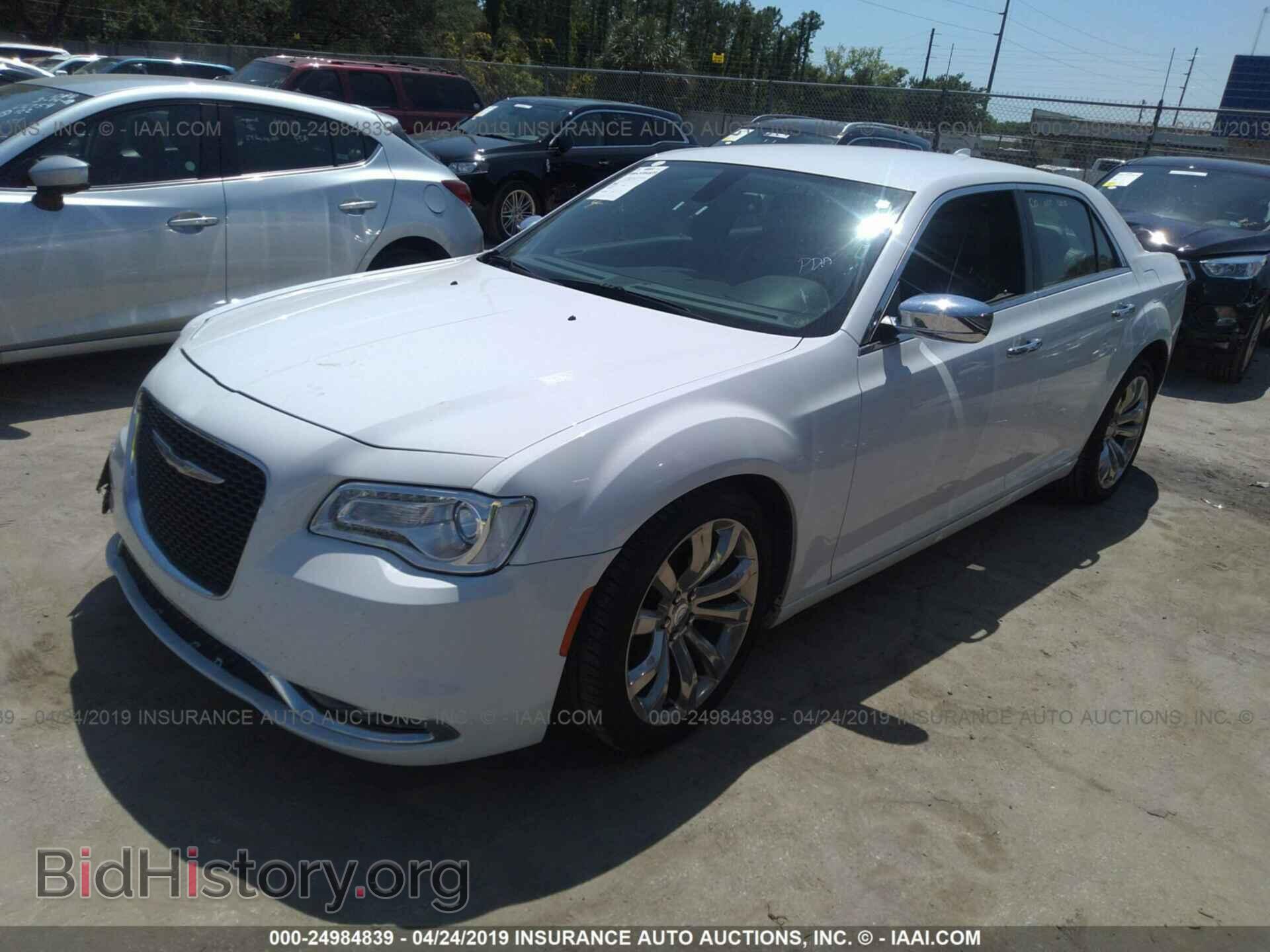 2018 CHRYSLER 300 - VIN: 2C3CCAEG9JH193640 - Фото 2
