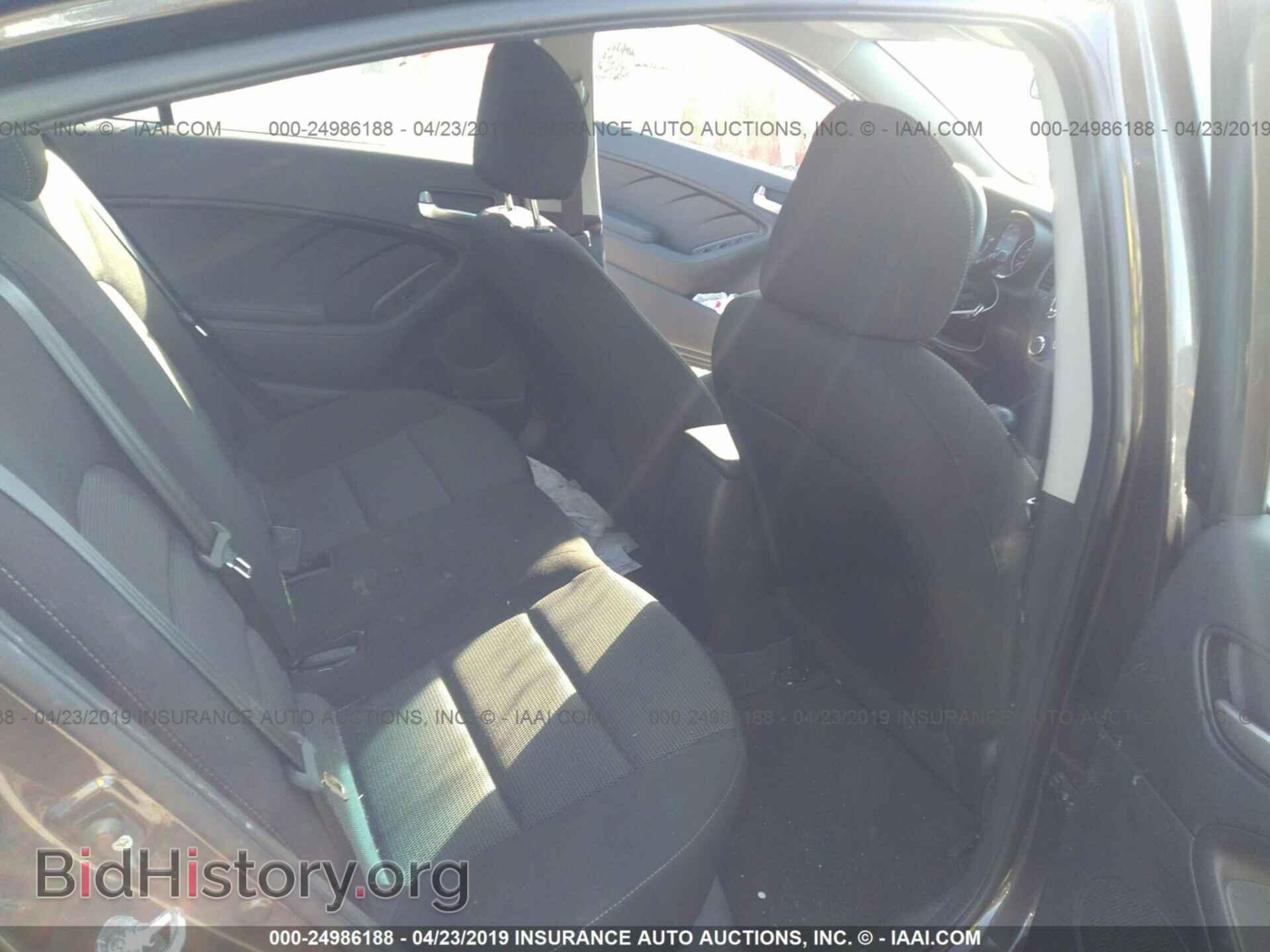 2017 KIA FORTE - VIN: 3KPFK4A73HE070926 - Photo 8