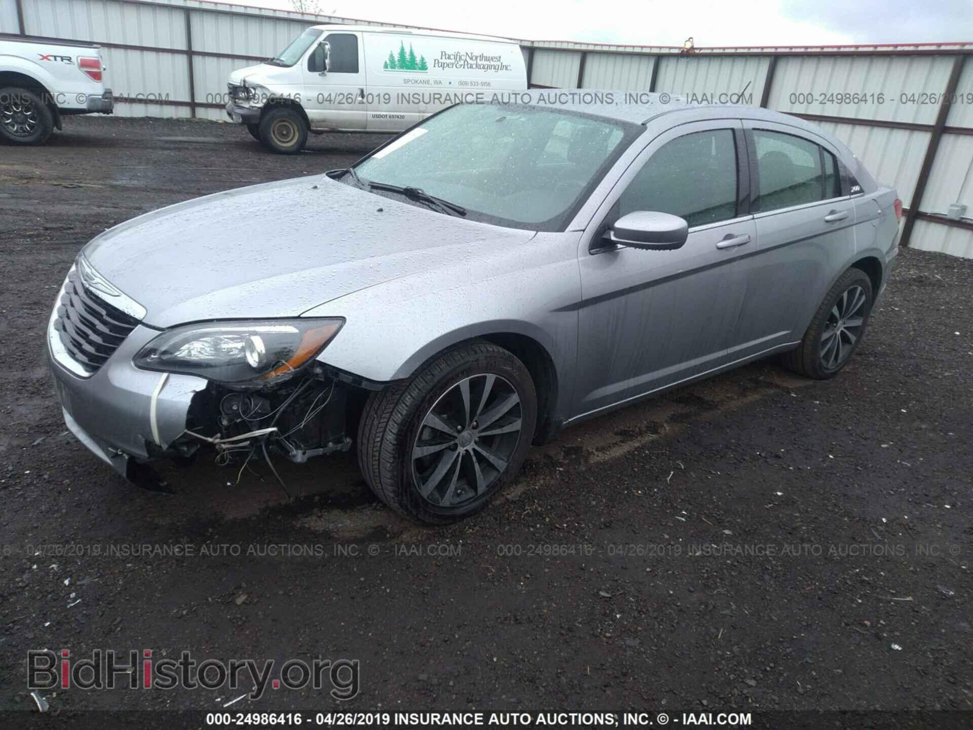 2013 CHRYSLER 200 - VIN: 1C3CCBCG4DN578298 - Photo 2