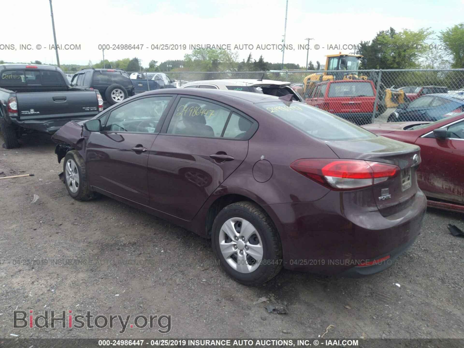 2017 KIA FORTE - VIN: 3KPFK4A73HE071994 - Photo 3